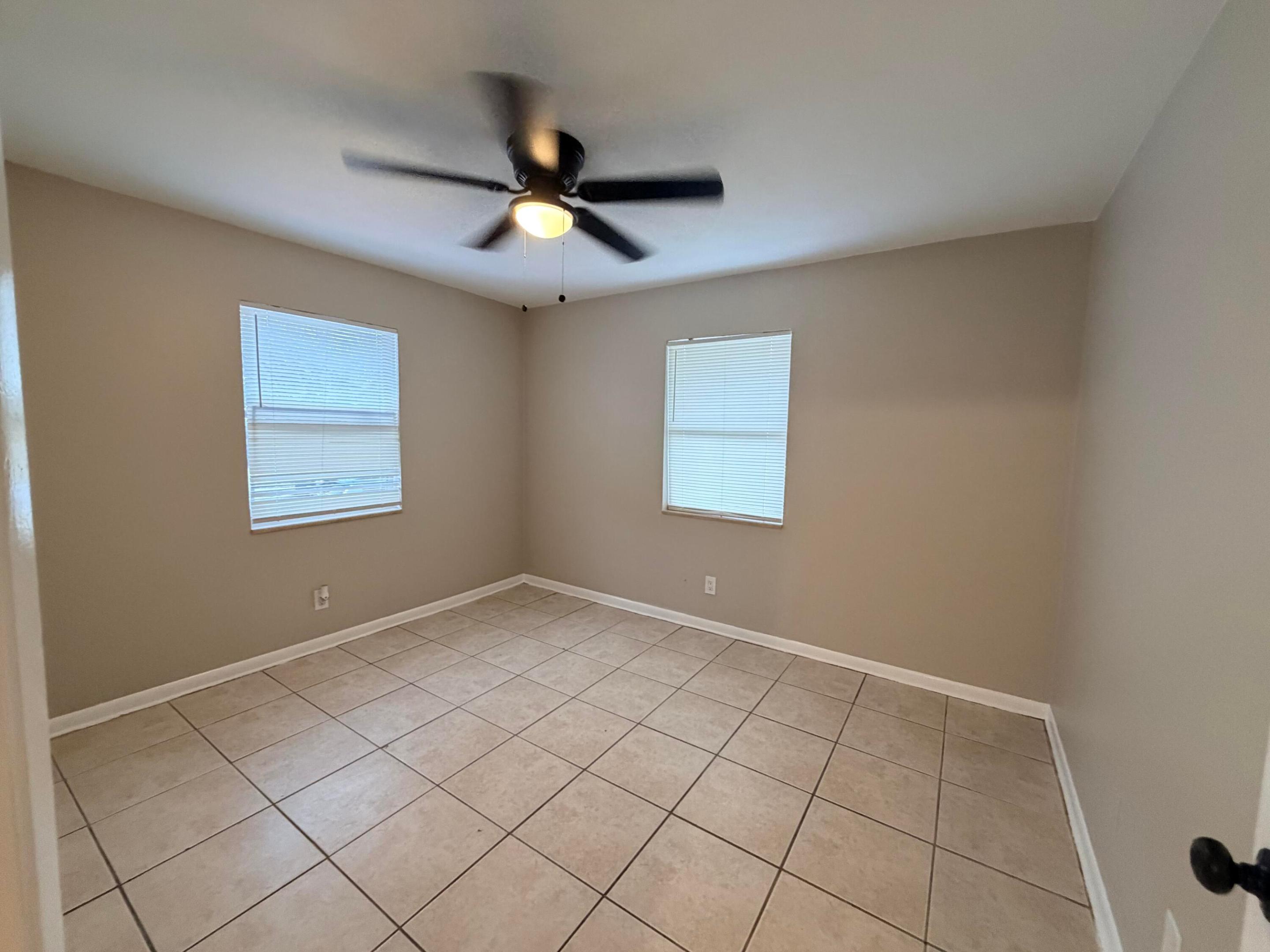 CLOWS - Residential Lease