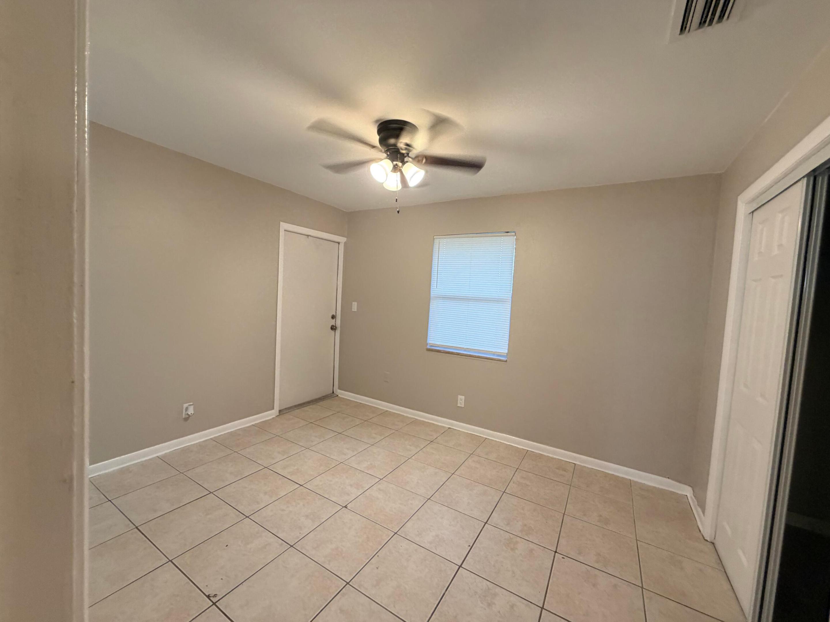 CLOWS - Residential Lease