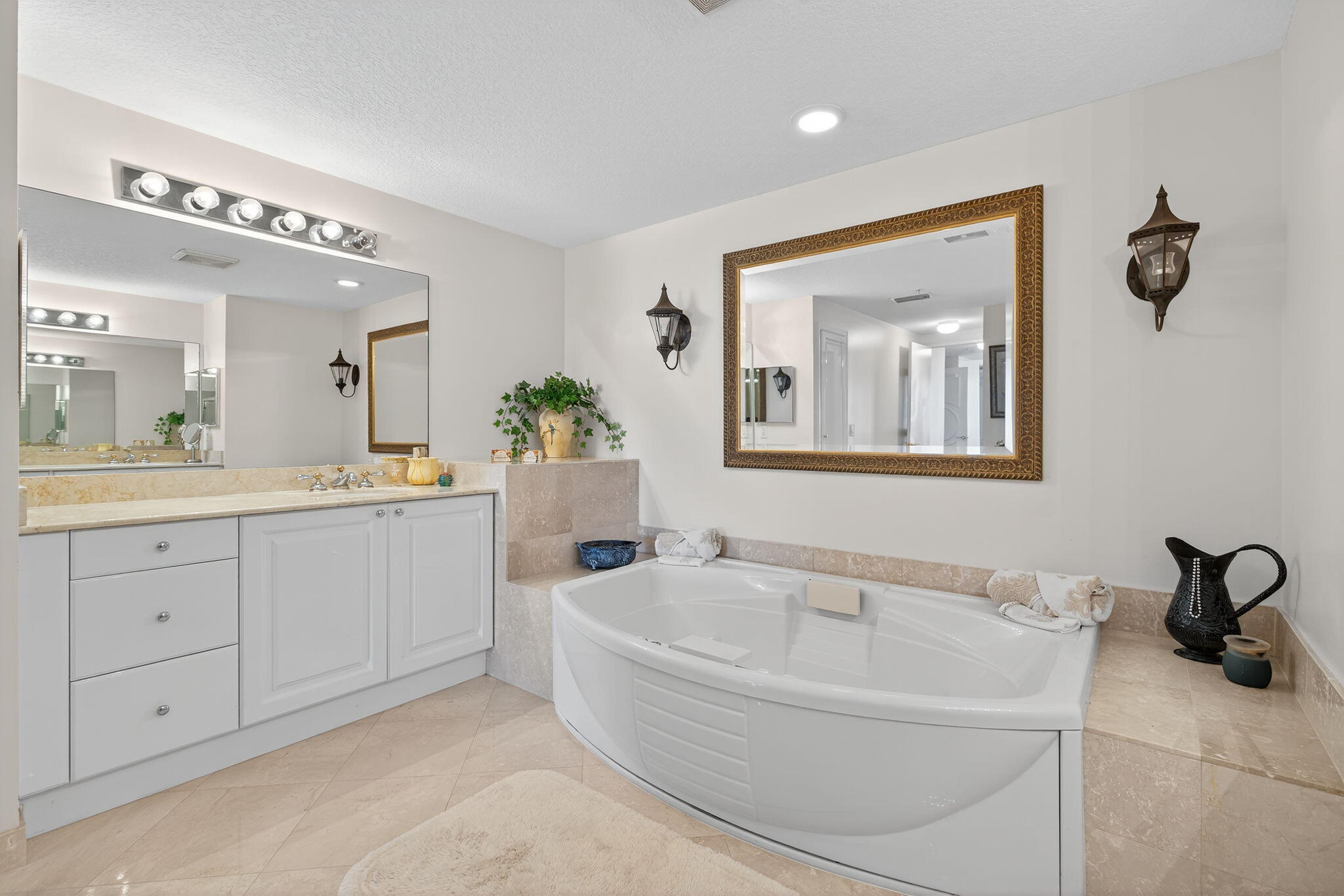 OCEAN ROYALE CONDO - Residential