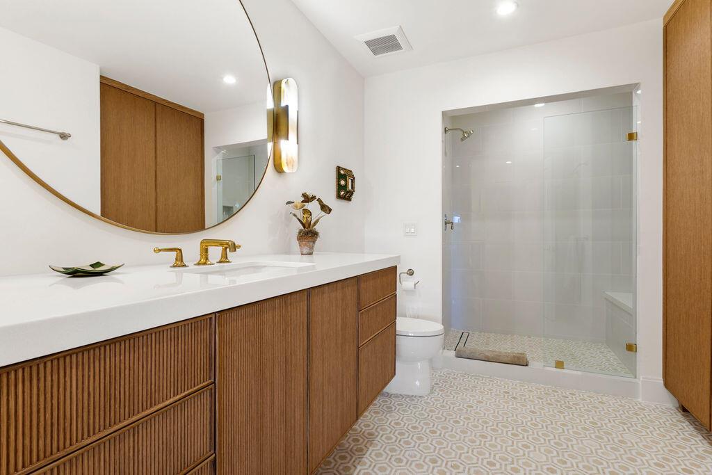 THREE HUNDRED OCEAN BLVD APTS INC - Residential