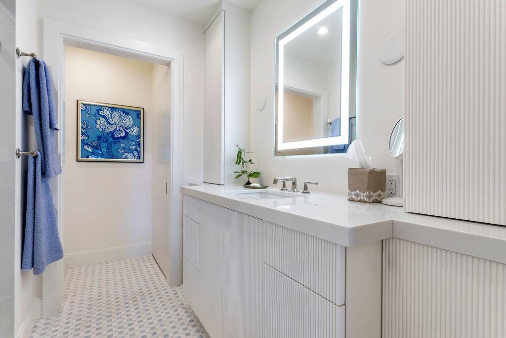 THREE HUNDRED OCEAN BLVD APTS INC - Residential