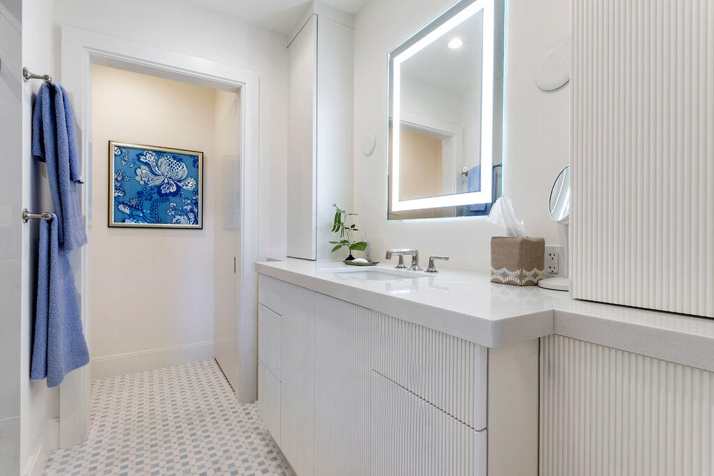THREE HUNDRED OCEAN BLVD APTS INC - Residential