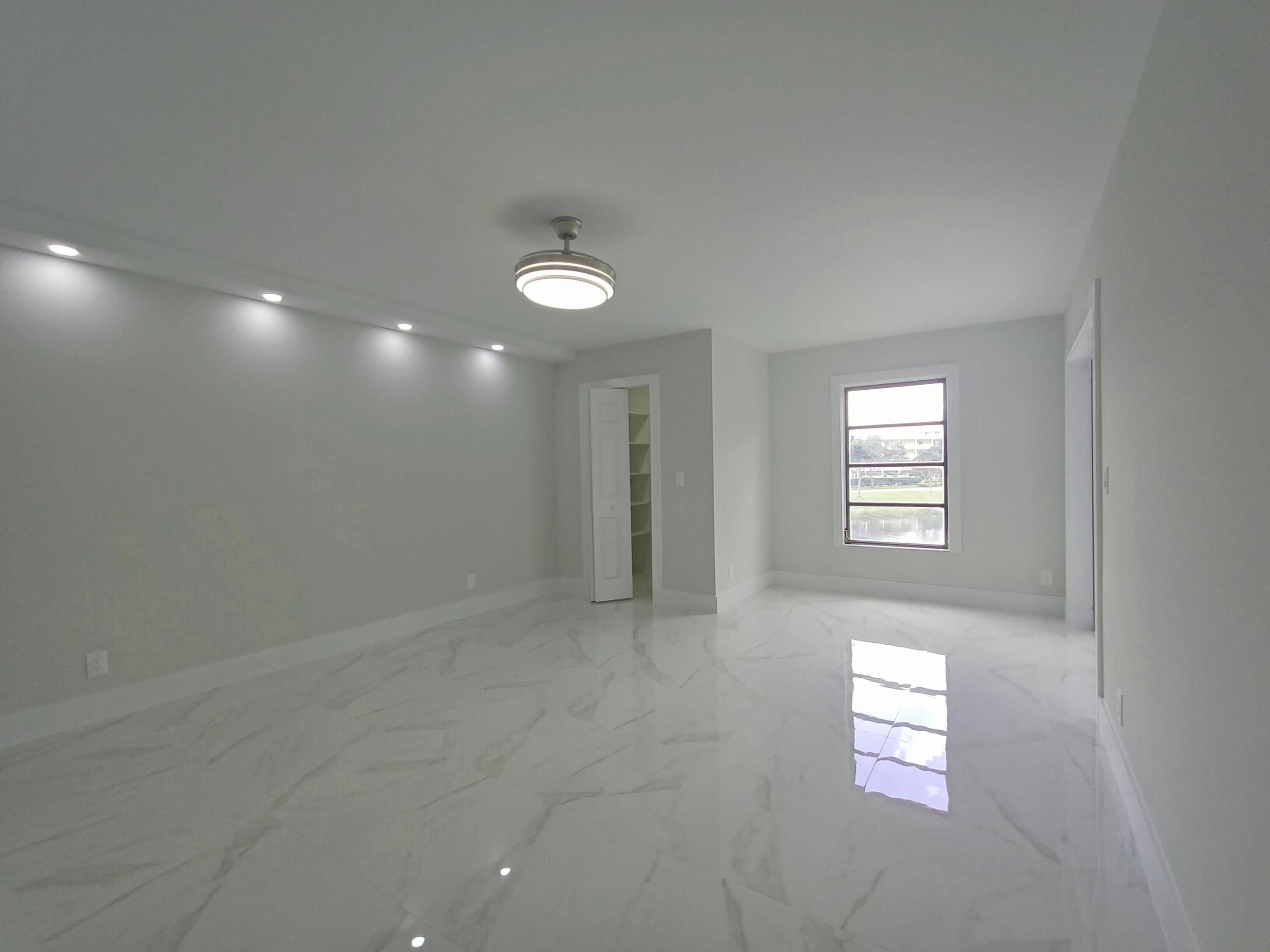 HUNTINGTON LAKES SEC FOUR CONDOS - Residential