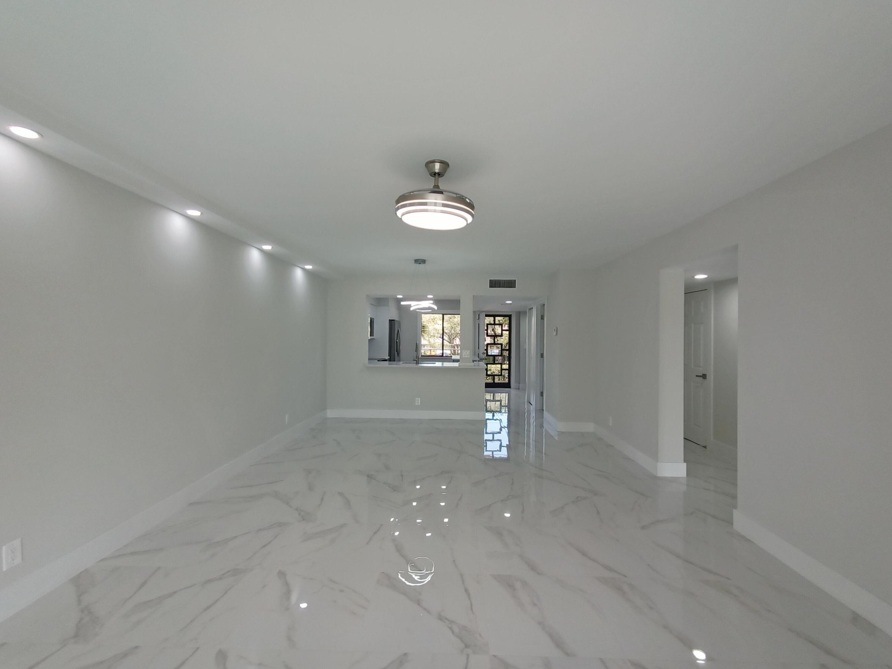 HUNTINGTON LAKES SEC FOUR CONDOS - Residential