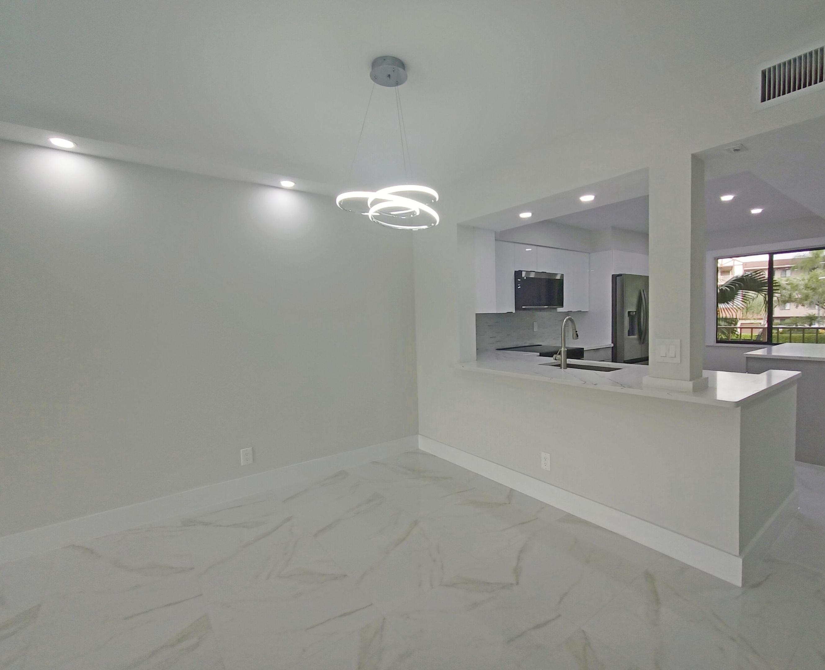 HUNTINGTON LAKES SEC FOUR CONDOS - Residential