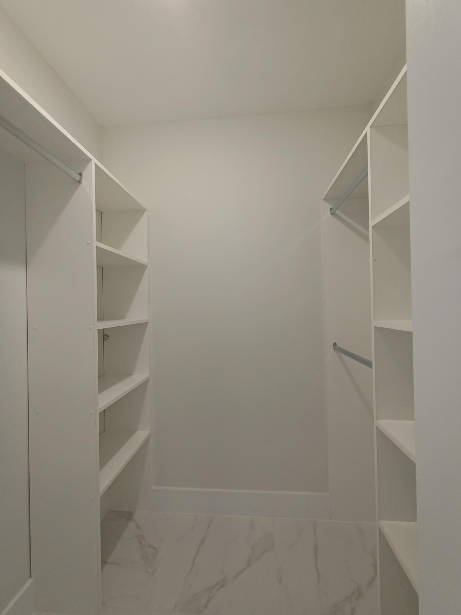 HUNTINGTON LAKES SEC FOUR CONDOS - Residential