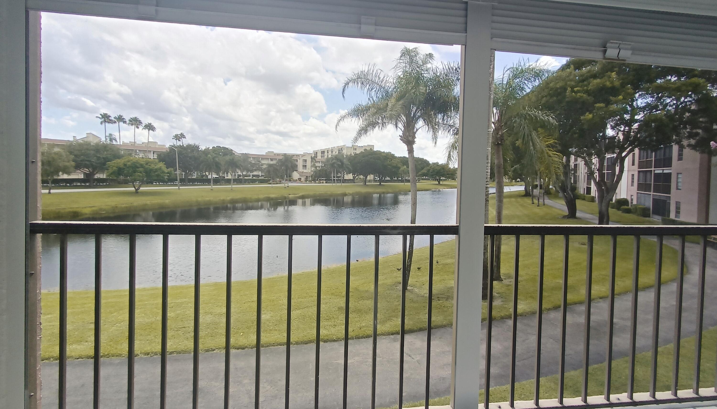 HUNTINGTON LAKES SEC FOUR CONDOS - Residential