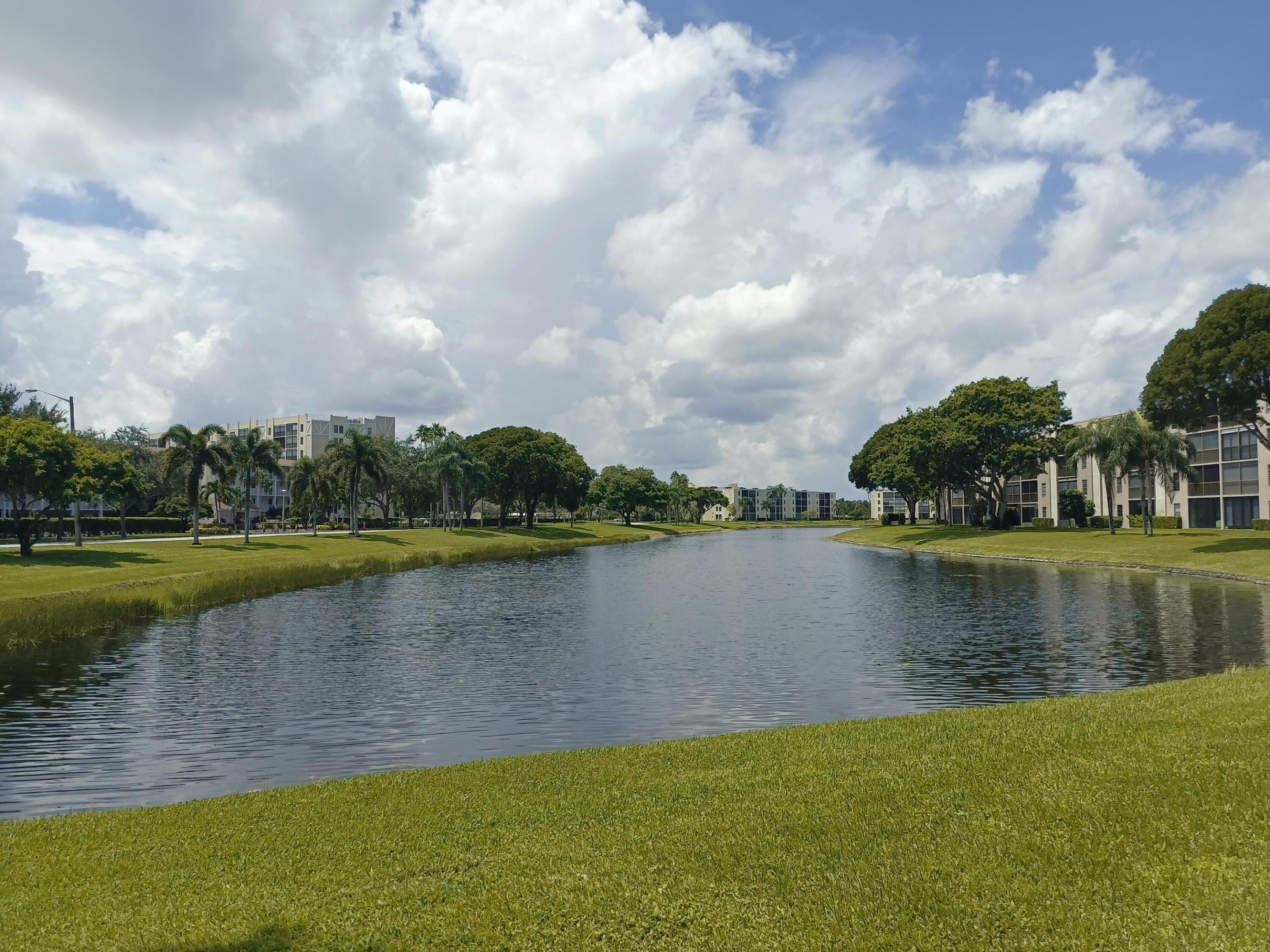 HUNTINGTON LAKES SEC FOUR CONDOS - Residential