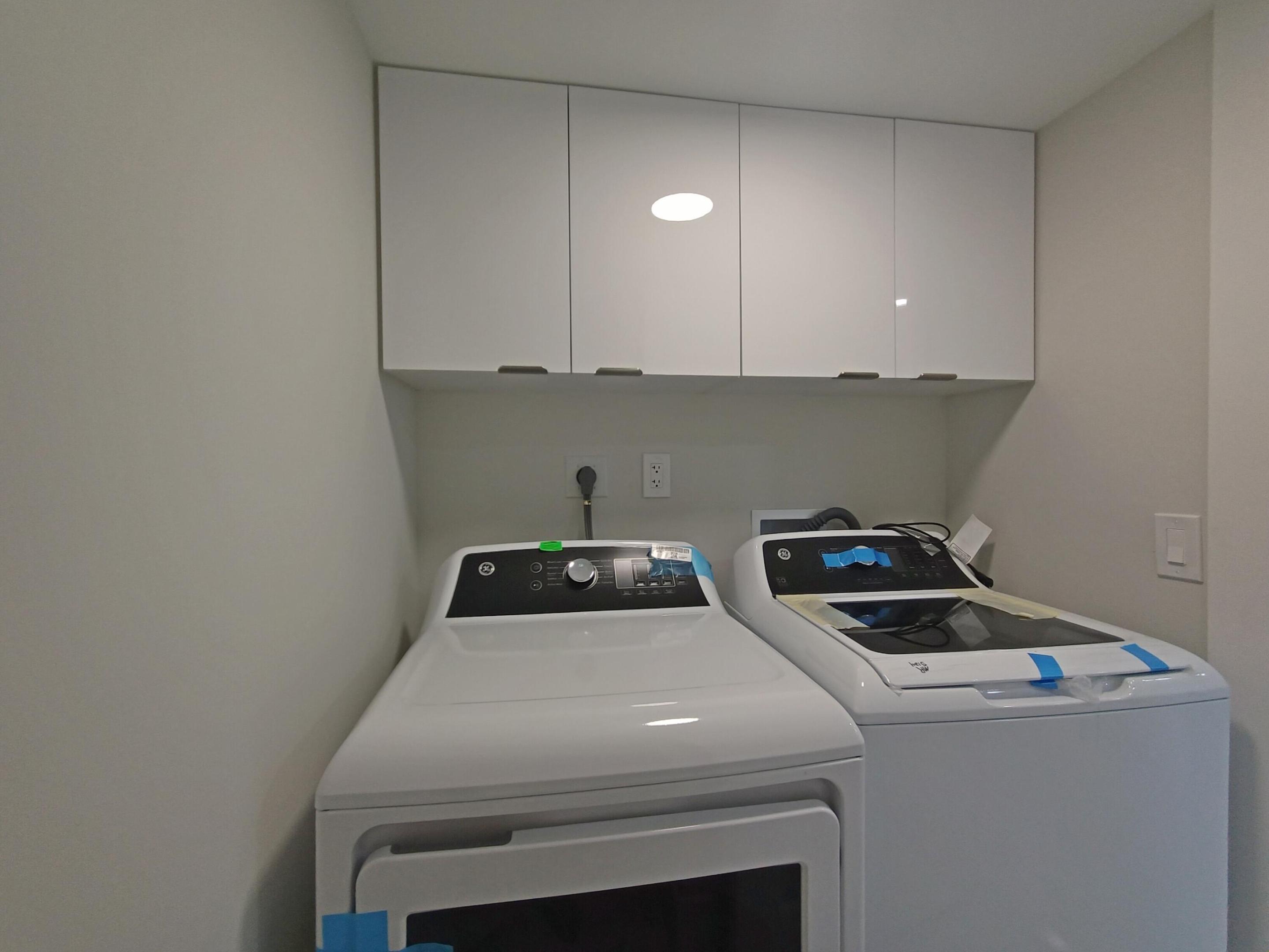 HUNTINGTON LAKES SEC FOUR CONDOS - Residential