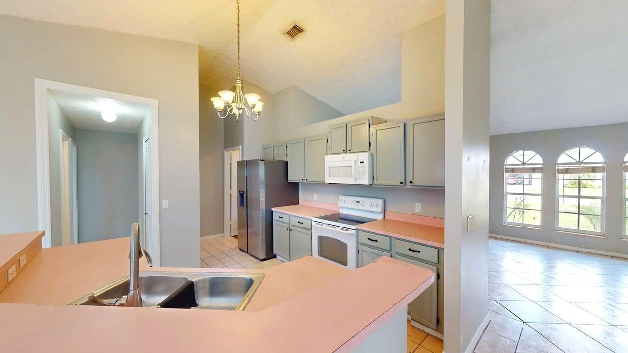 PORT ST LUCIE SECTION 30 - Residential Lease