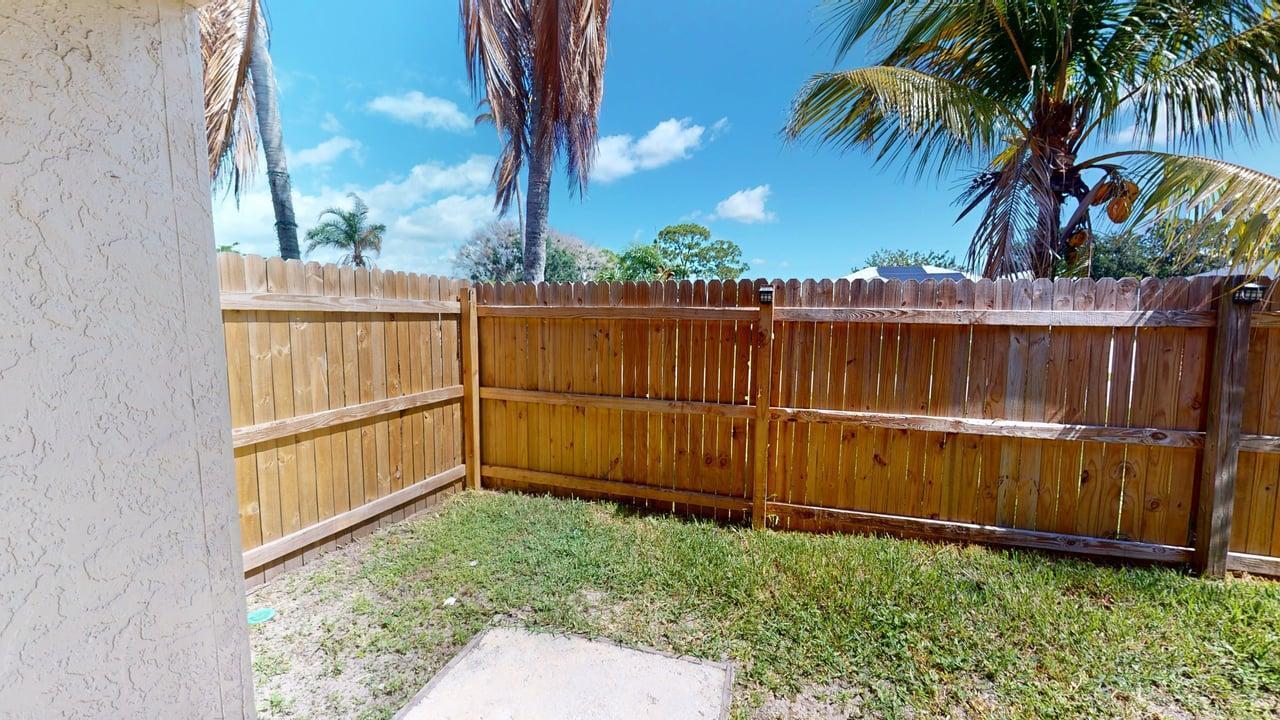 PORT ST LUCIE SECTION 30 - Residential Lease
