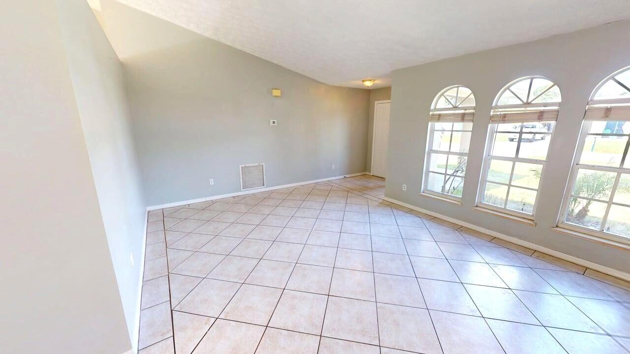 PORT ST LUCIE SECTION 30 - Residential Lease