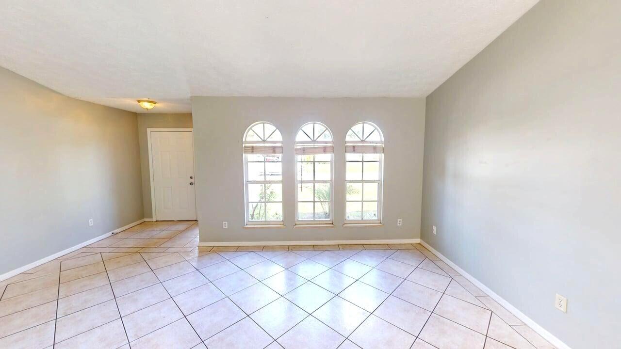 PORT ST LUCIE SECTION 30 - Residential Lease