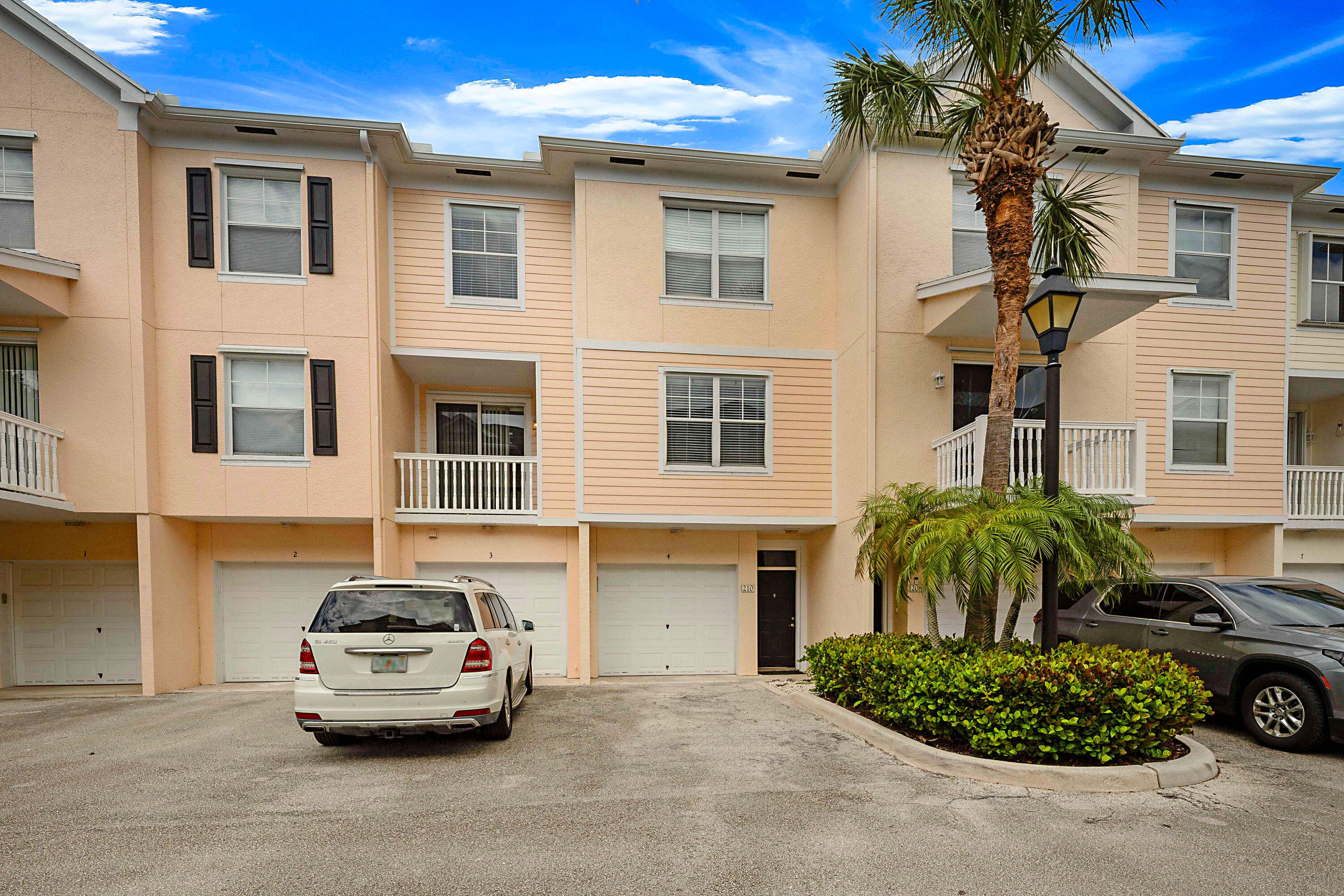 SOMERSET AT ABACOA CONDO - Residential
