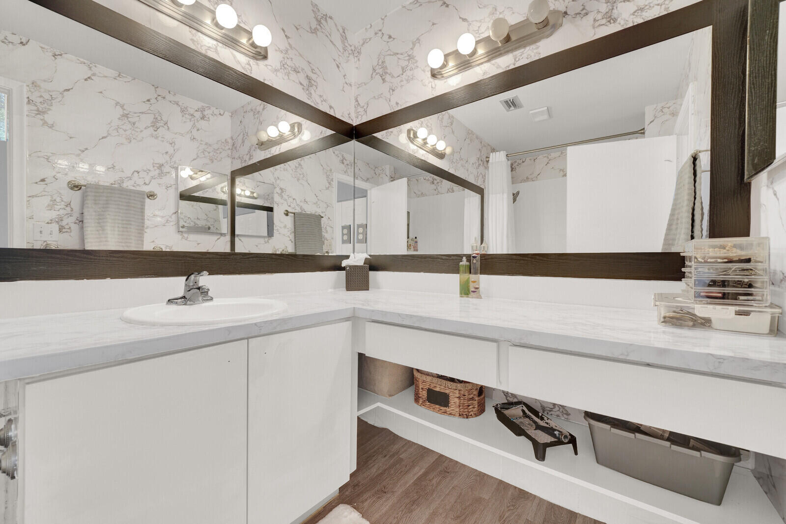 BARRWOOD - Residential