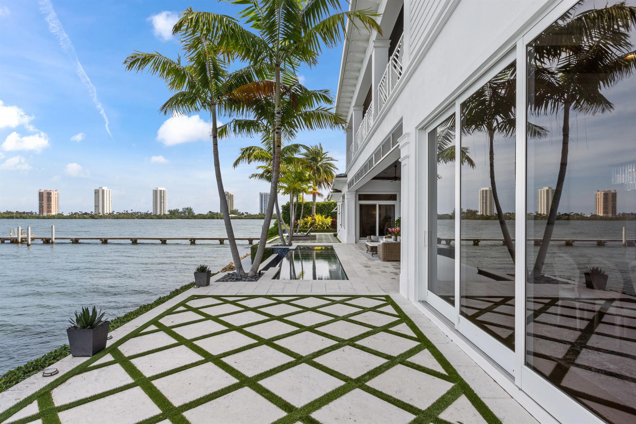 PINE POINT - Residential