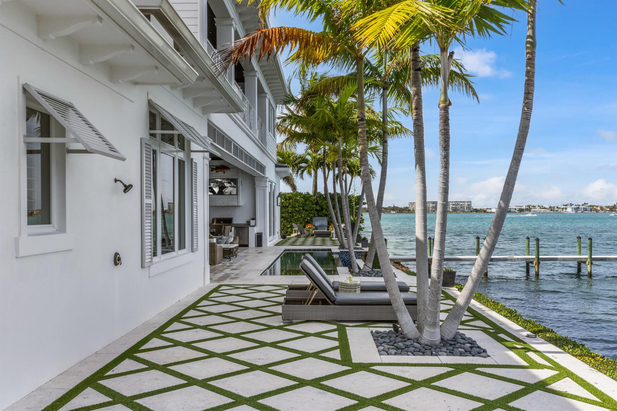PINE POINT - Residential