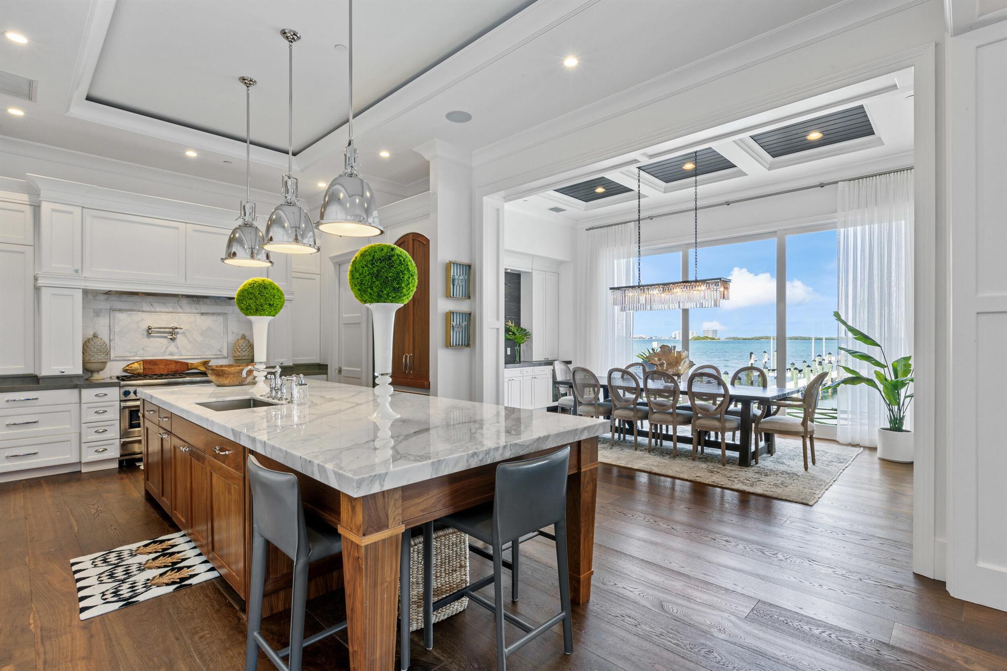 PINE POINT - Residential
