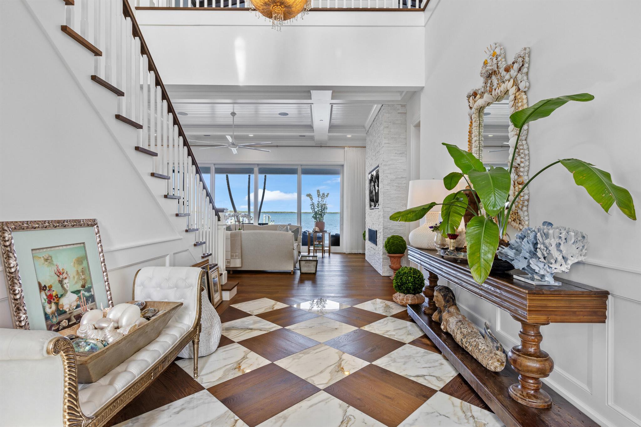 PINE POINT - Residential