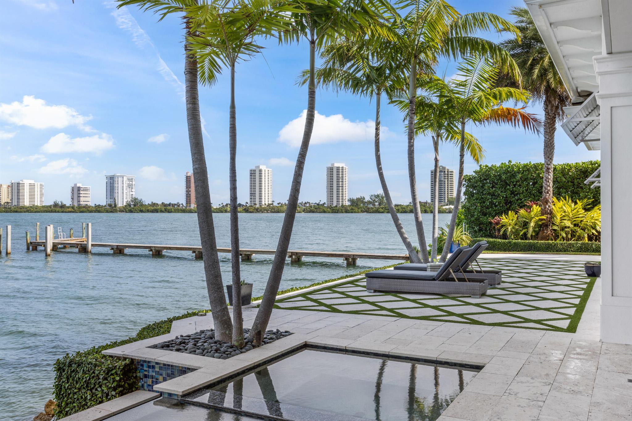 PINE POINT - Residential