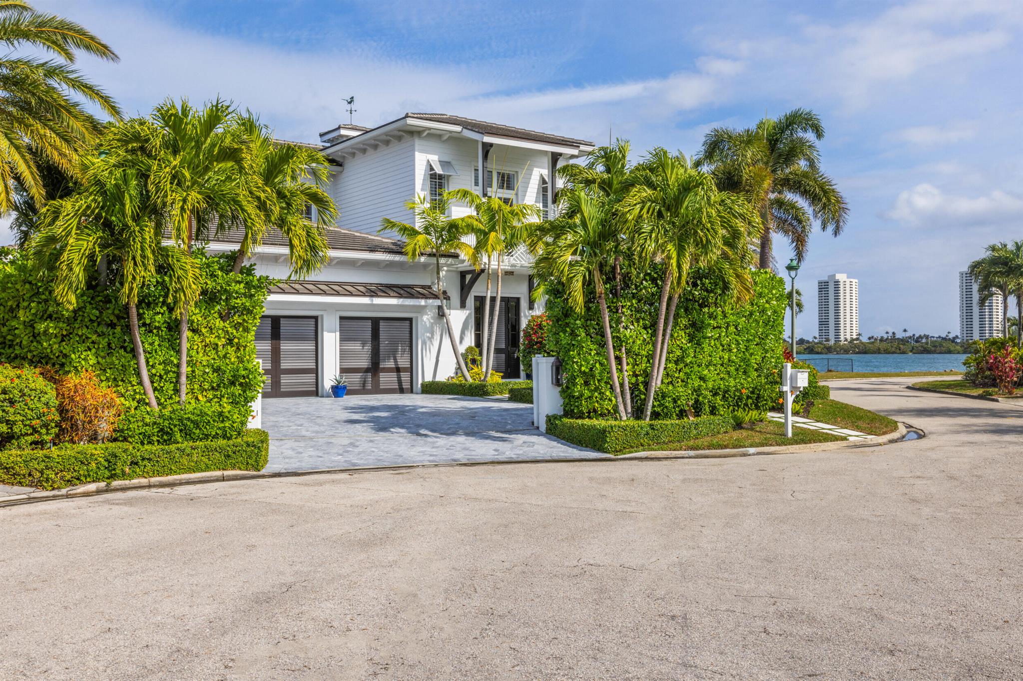 PINE POINT - Residential