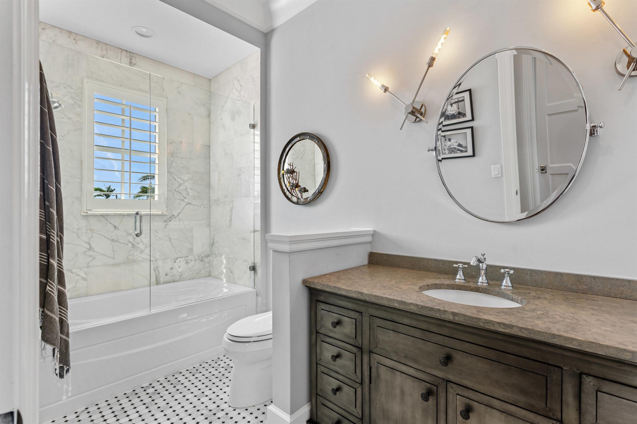 PINE POINT - Residential