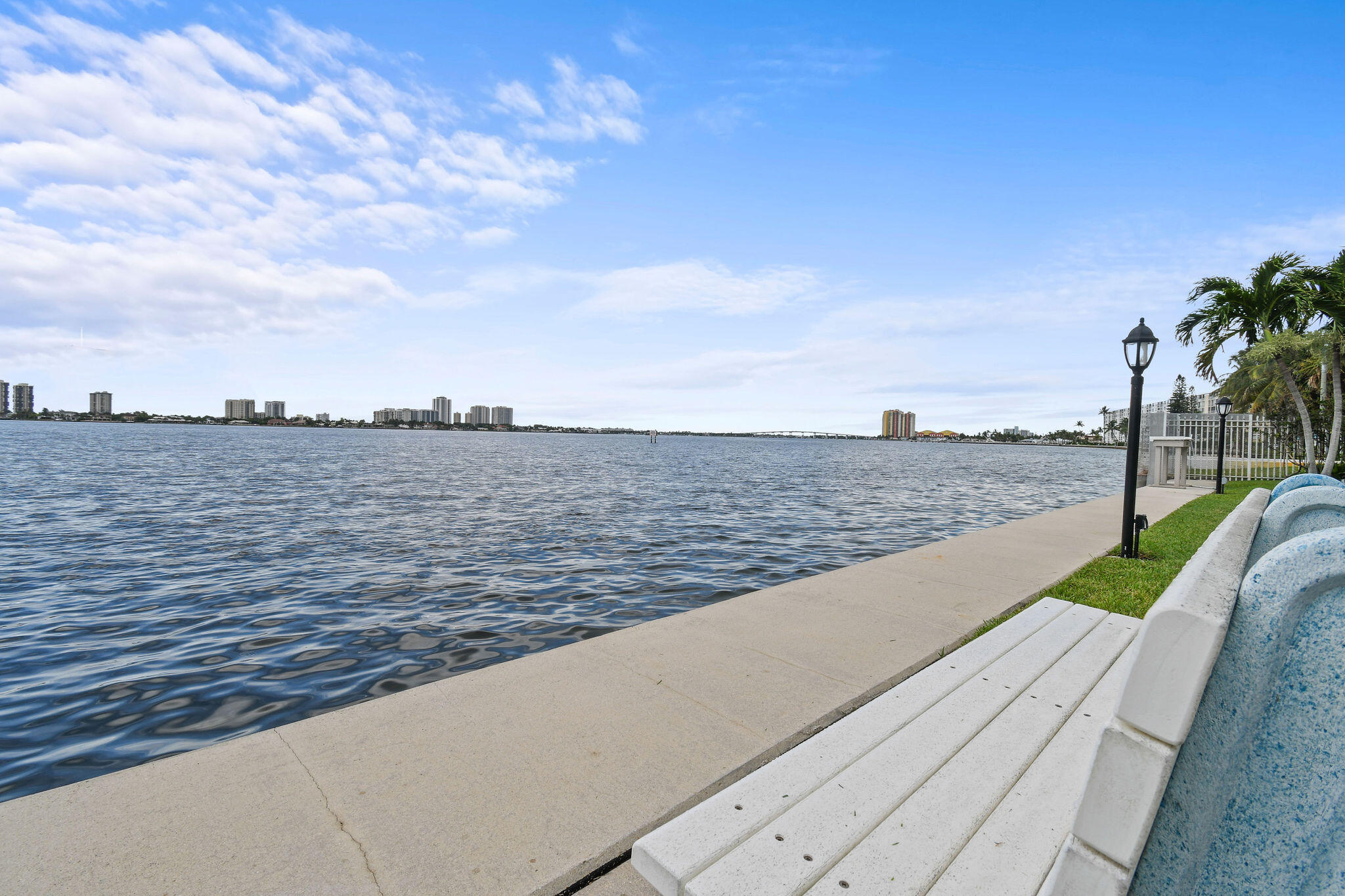 LAKE HARBOUR TOWERS EAST CONDO - Residential