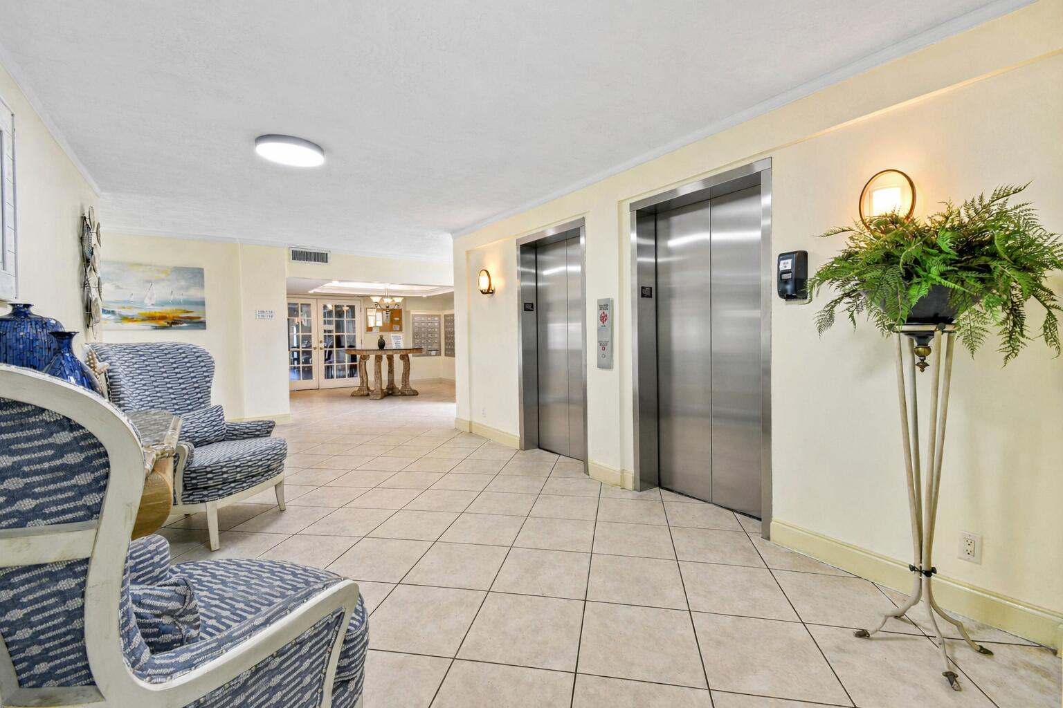 LAKE HARBOUR TOWERS EAST CONDO - Residential