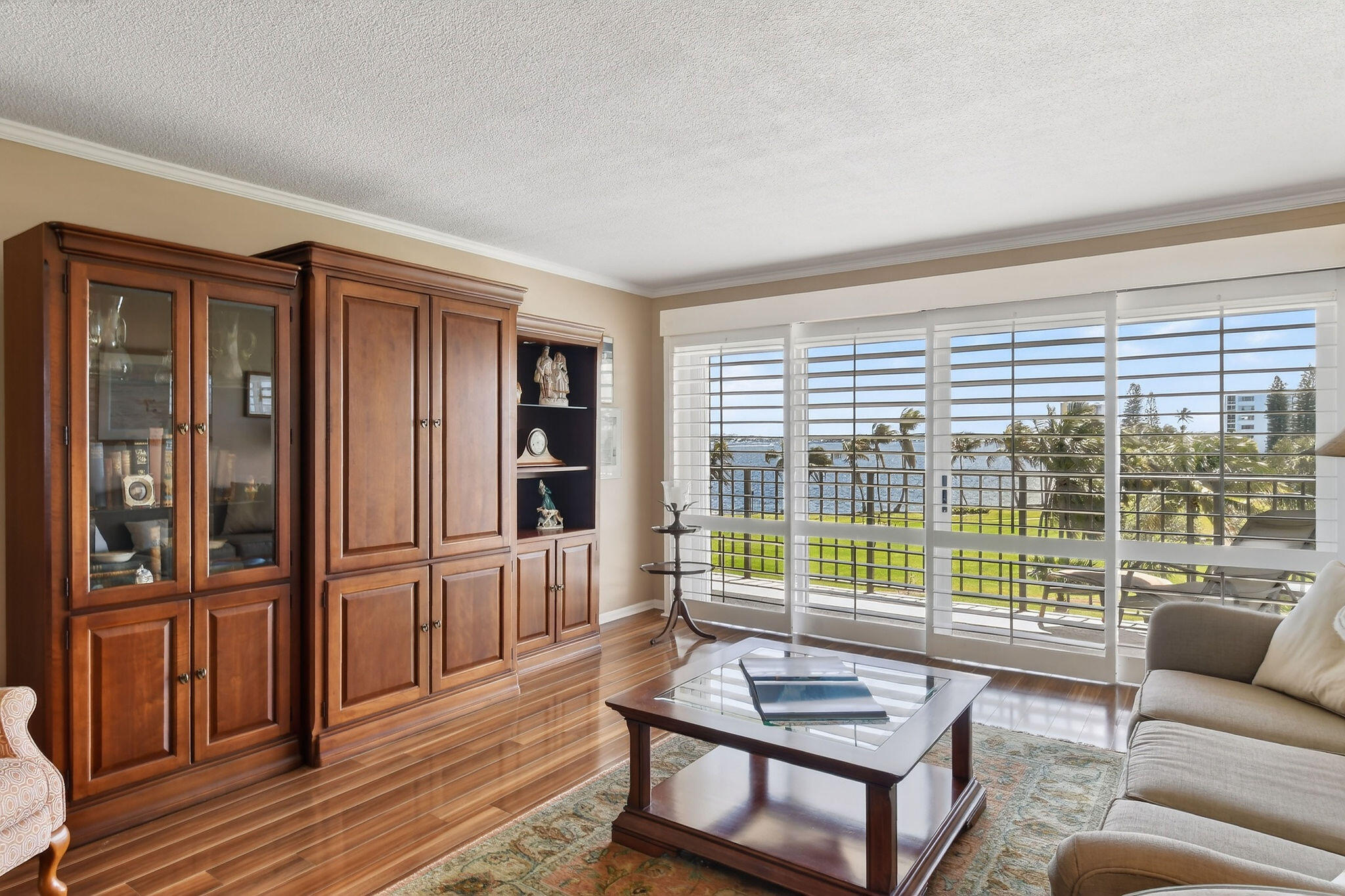 LAKE HARBOUR TOWERS EAST CONDO - Residential
