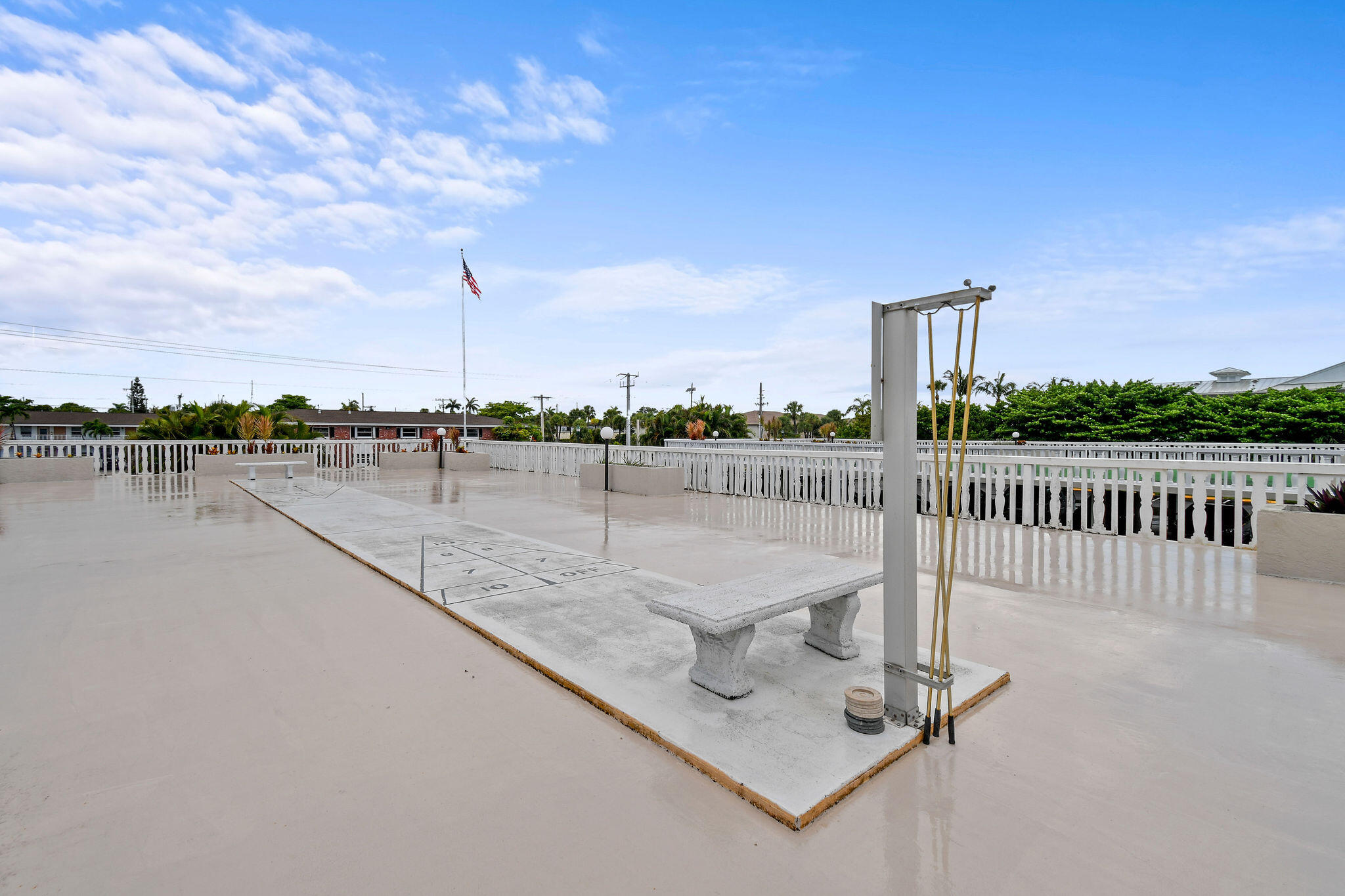 LAKE HARBOUR TOWERS EAST CONDO - Residential