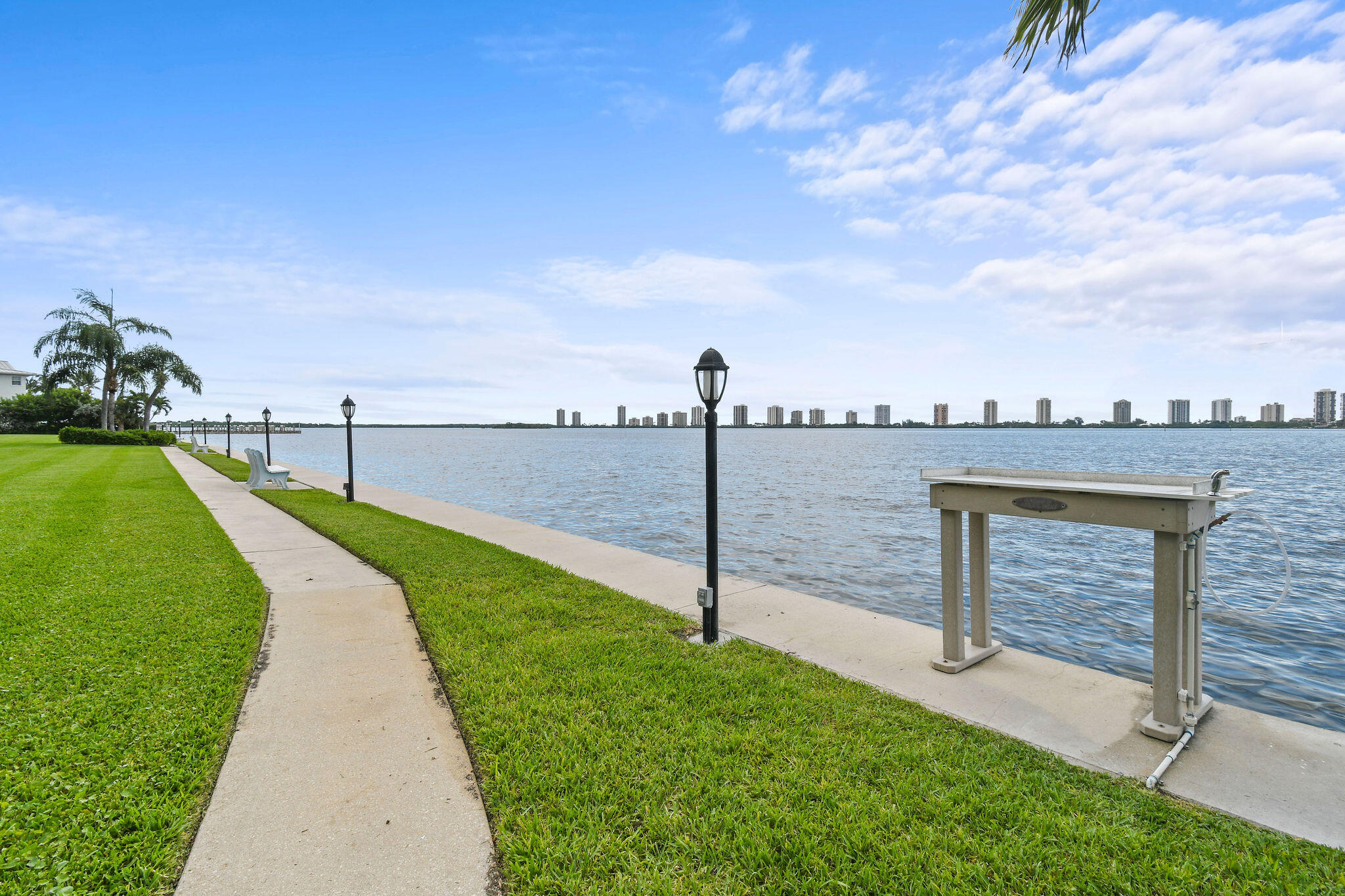 LAKE HARBOUR TOWERS EAST CONDO - Residential