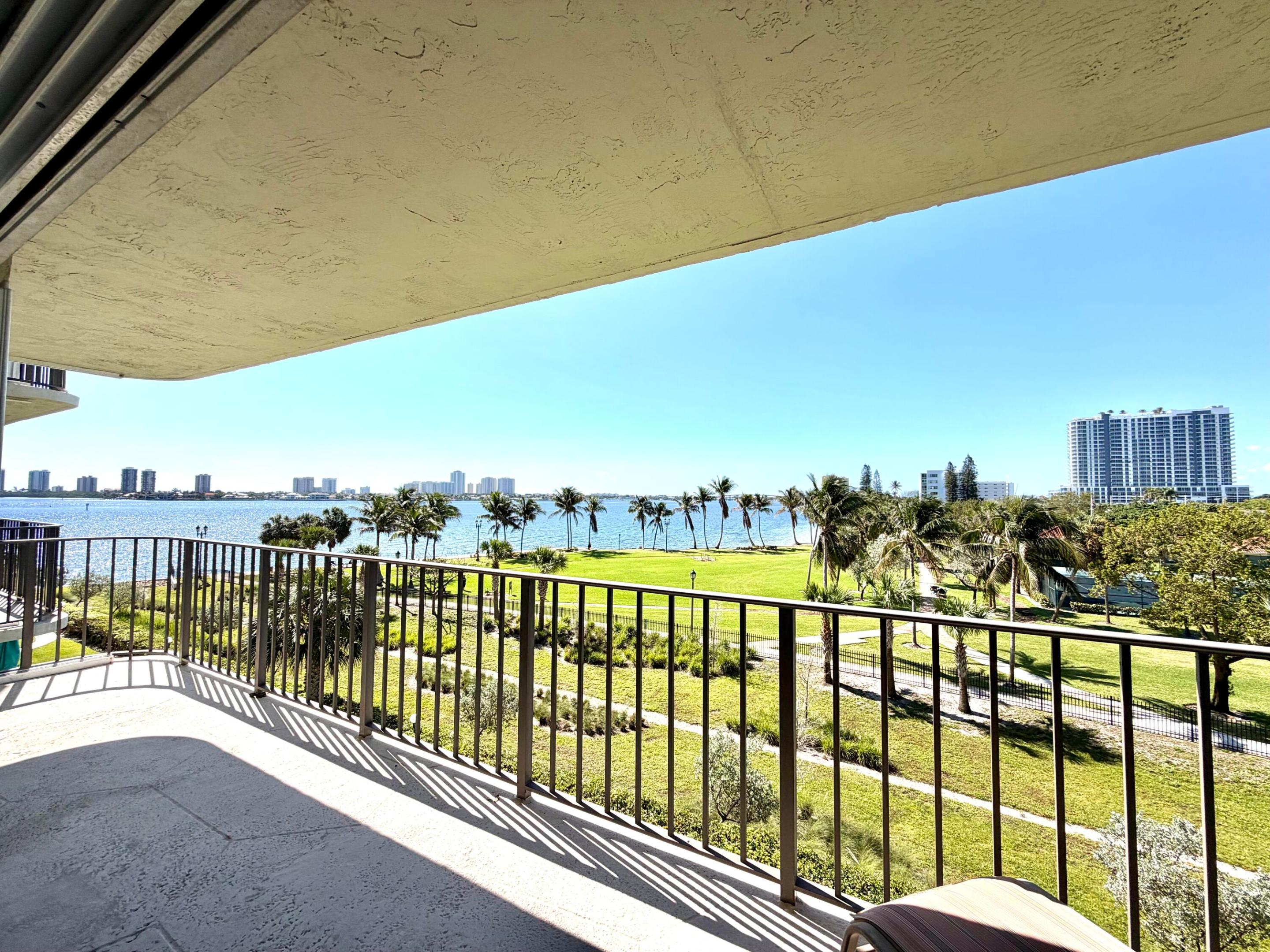 LAKE HARBOUR TOWERS EAST CONDO - Residential
