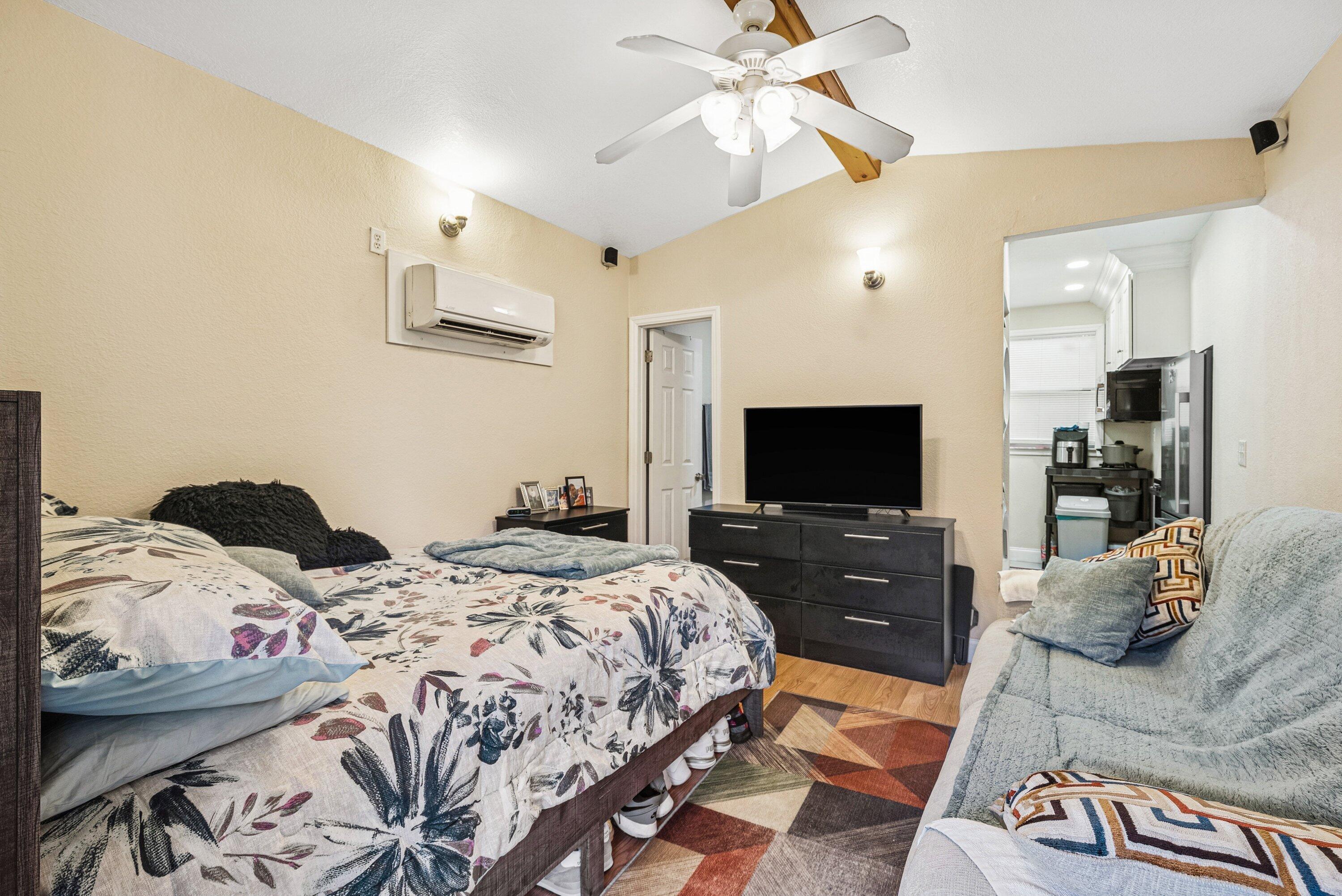 DELRAY SHORES FIRST ADD IN - Residential