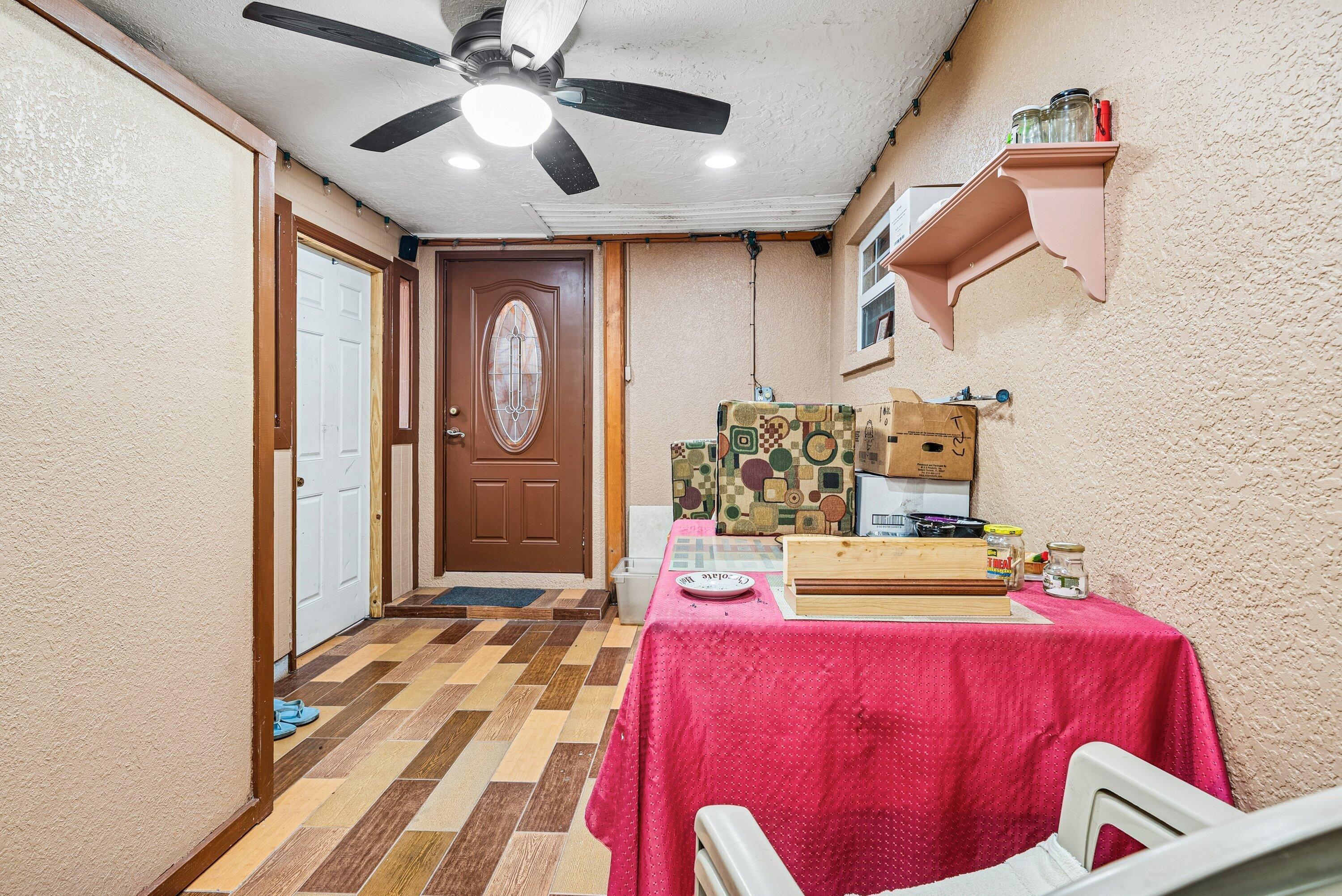 DELRAY SHORES FIRST ADD IN - Residential