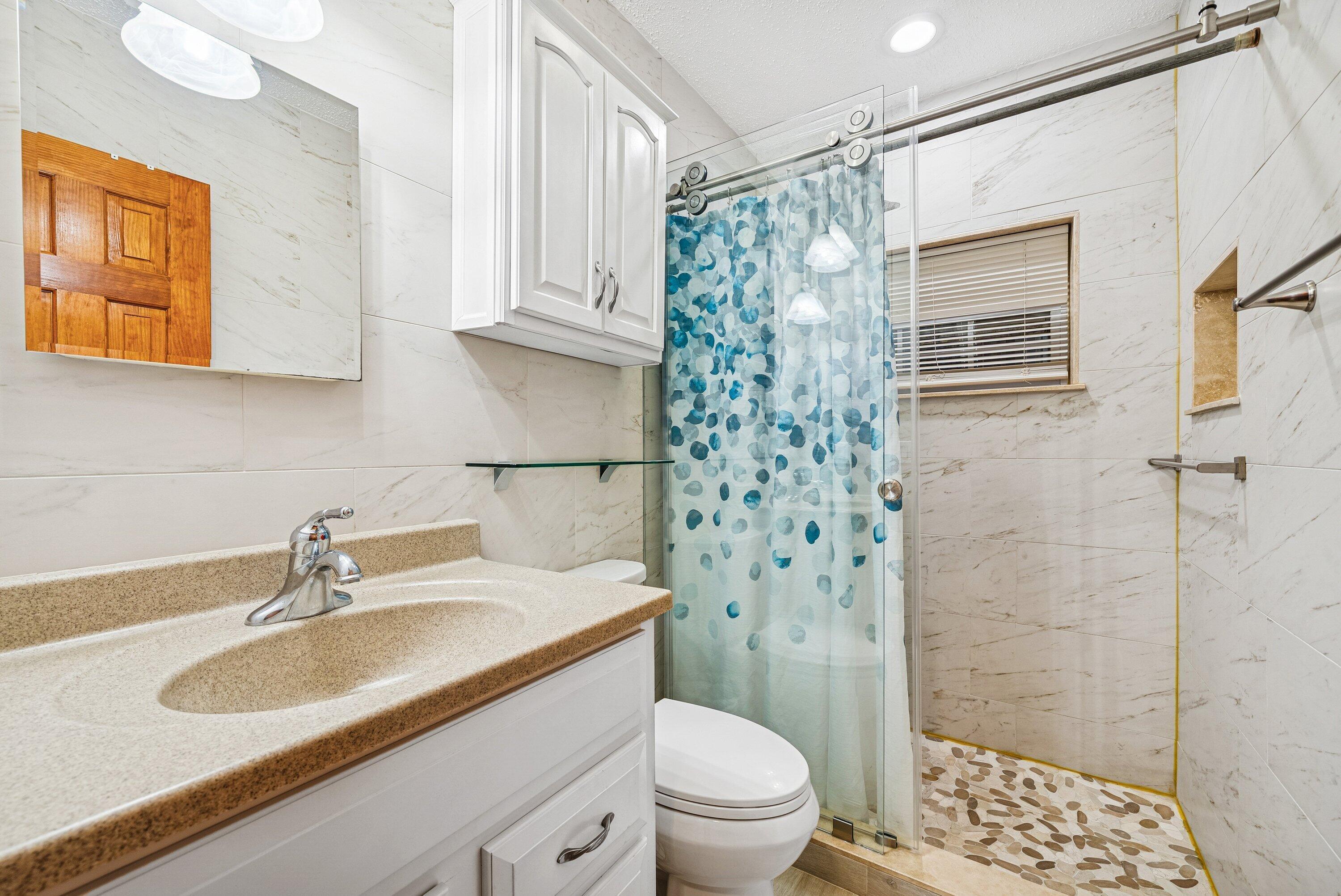 DELRAY SHORES FIRST ADD IN - Residential