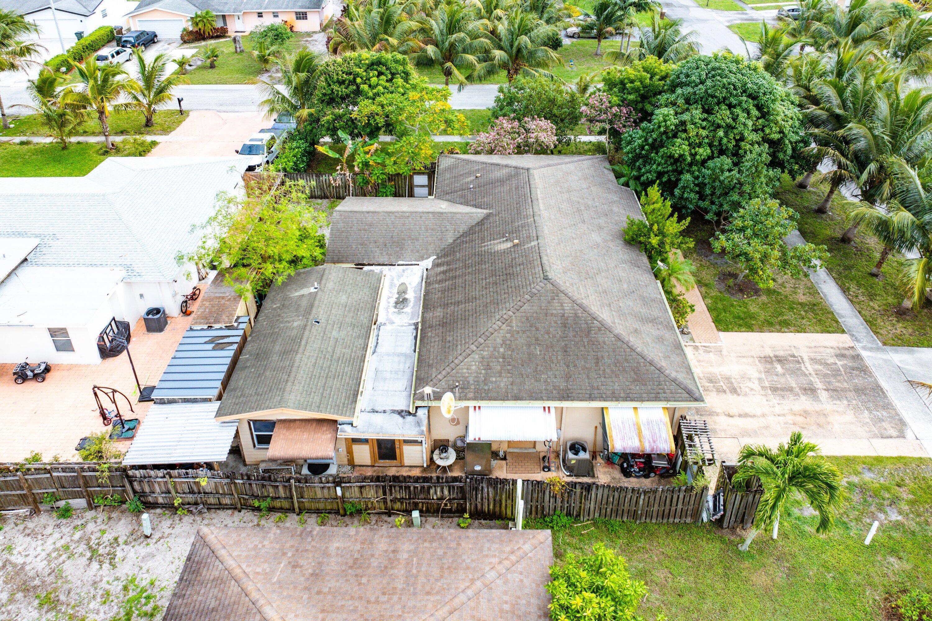 DELRAY SHORES FIRST ADD IN - Residential