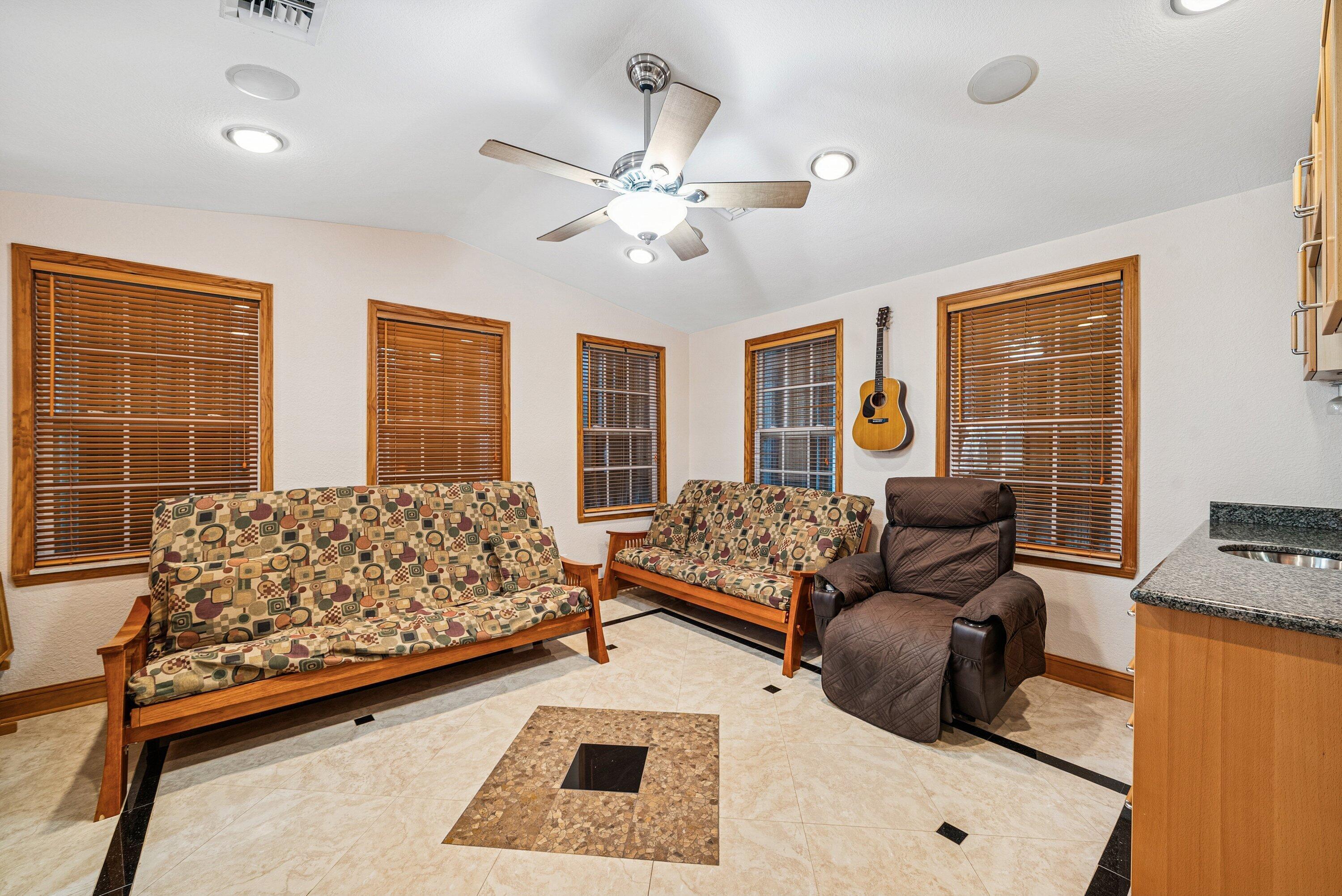 DELRAY SHORES FIRST ADD IN - Residential