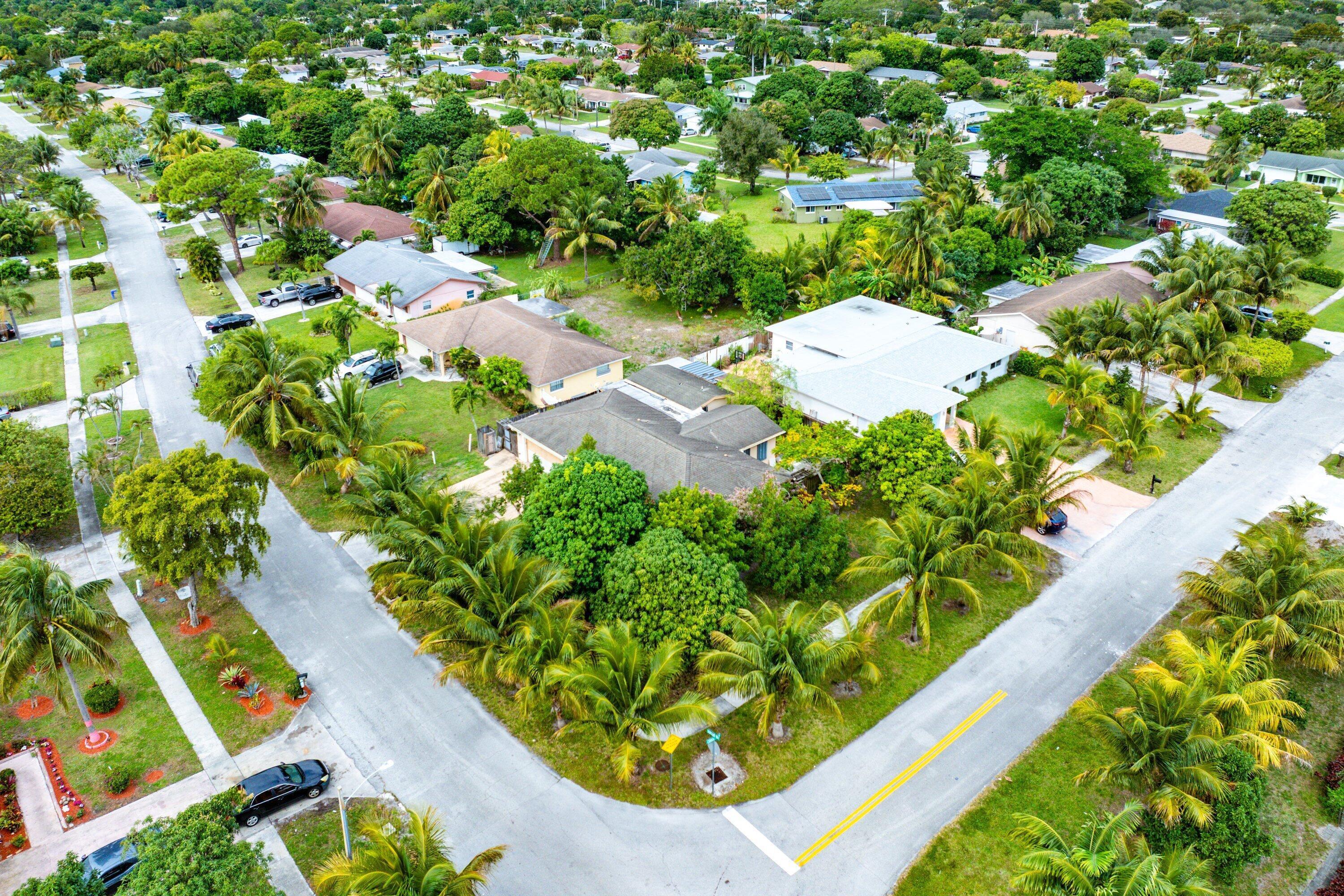 DELRAY SHORES FIRST ADD IN - Residential