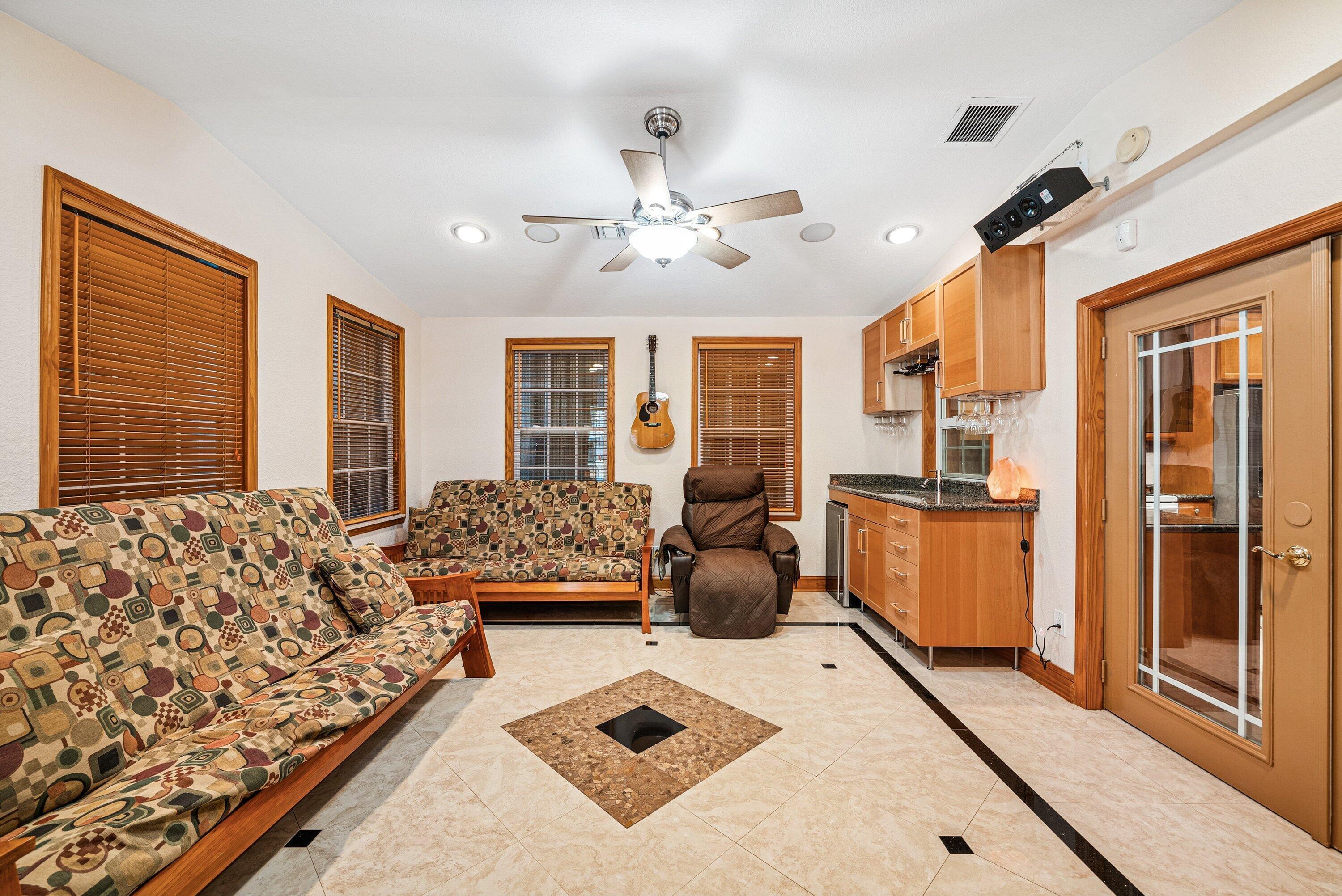 DELRAY SHORES FIRST ADD IN - Residential