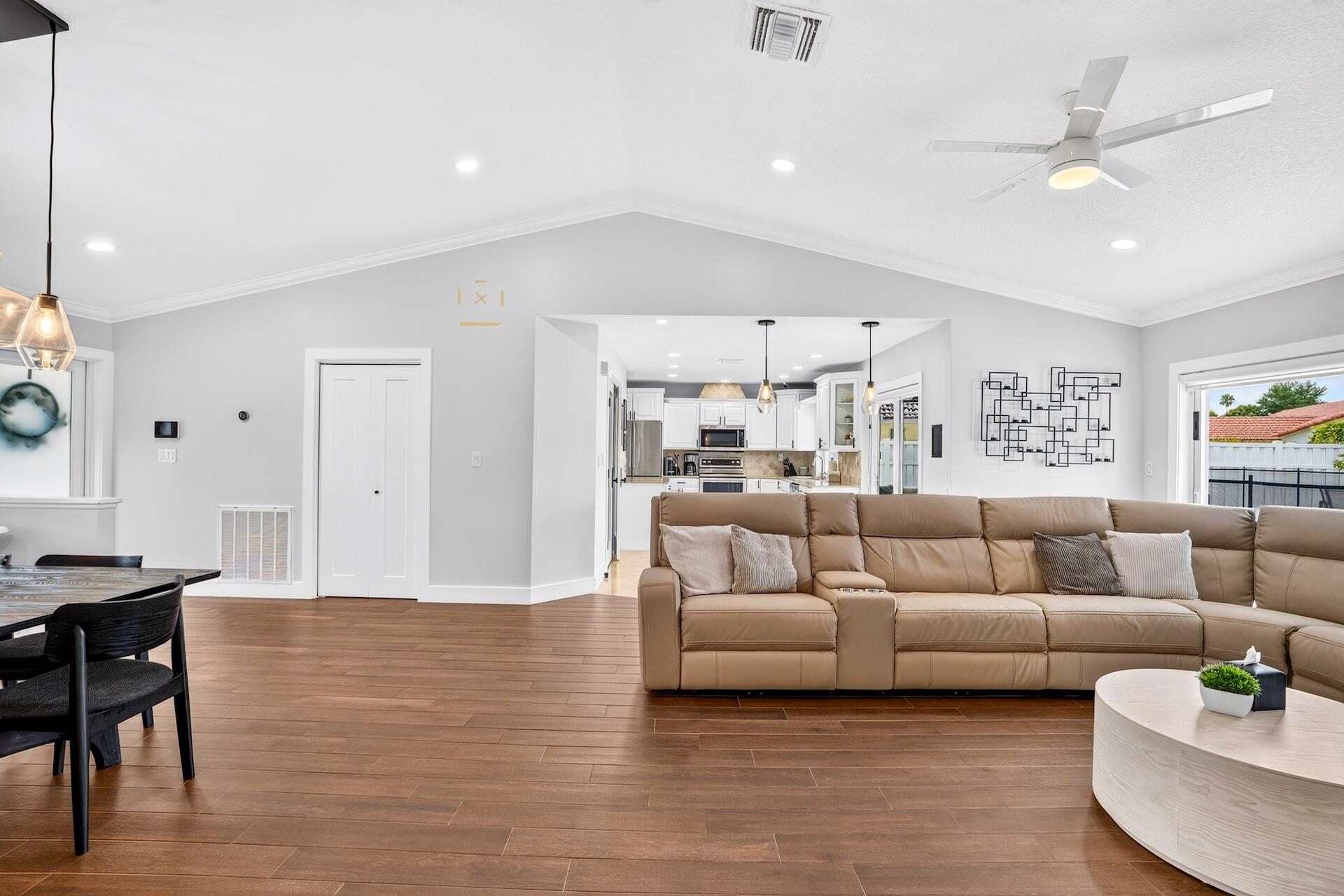 CYPRESS RUN - Residential