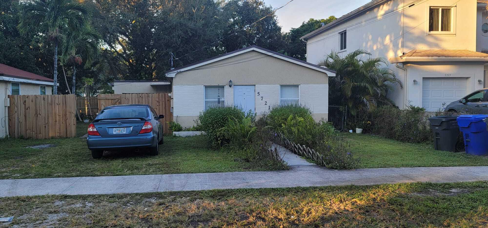 HOLLYWOOD BEACH GARDENS - Residential Income