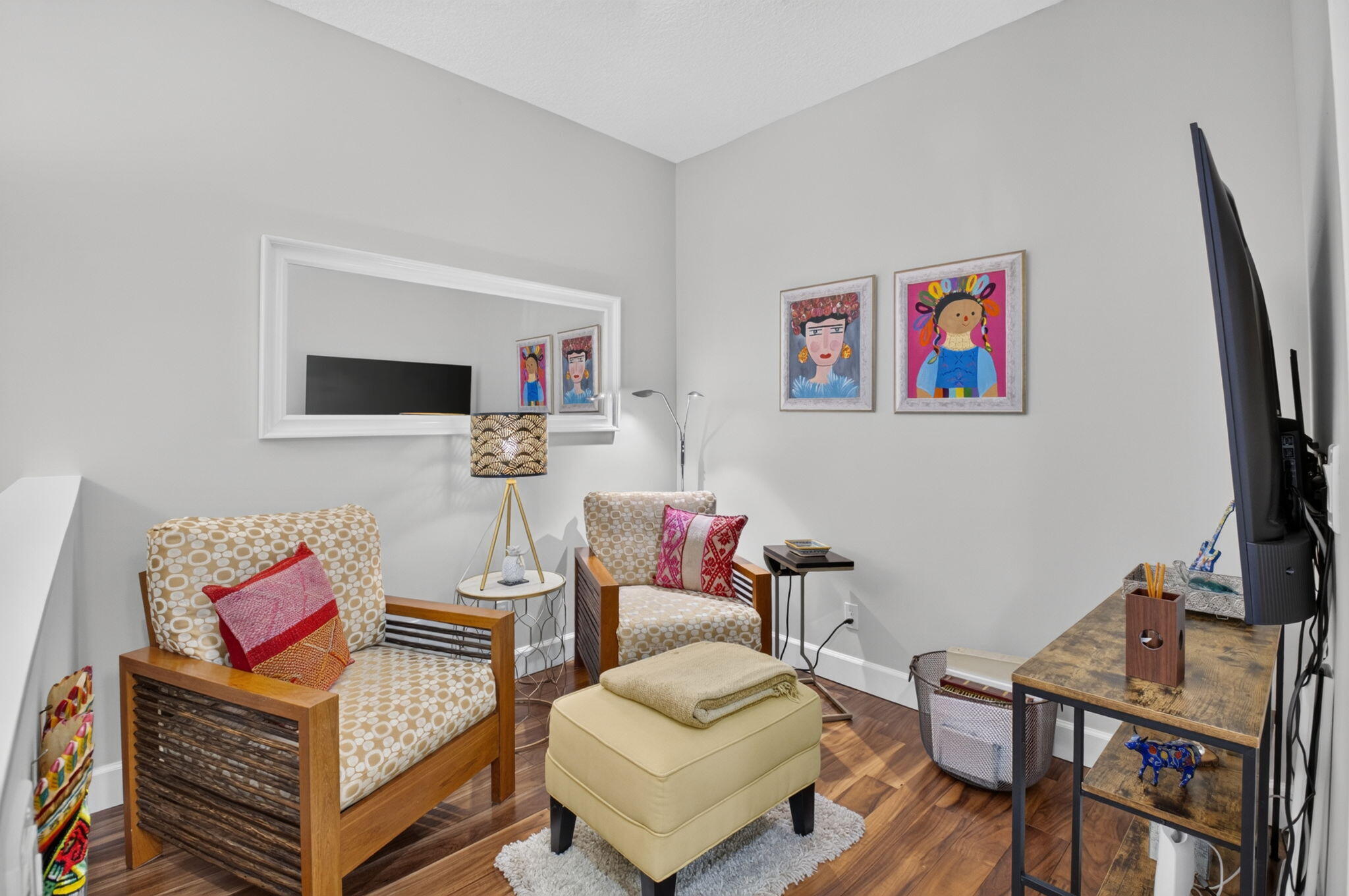 POINTE 100 CONDO - Residential