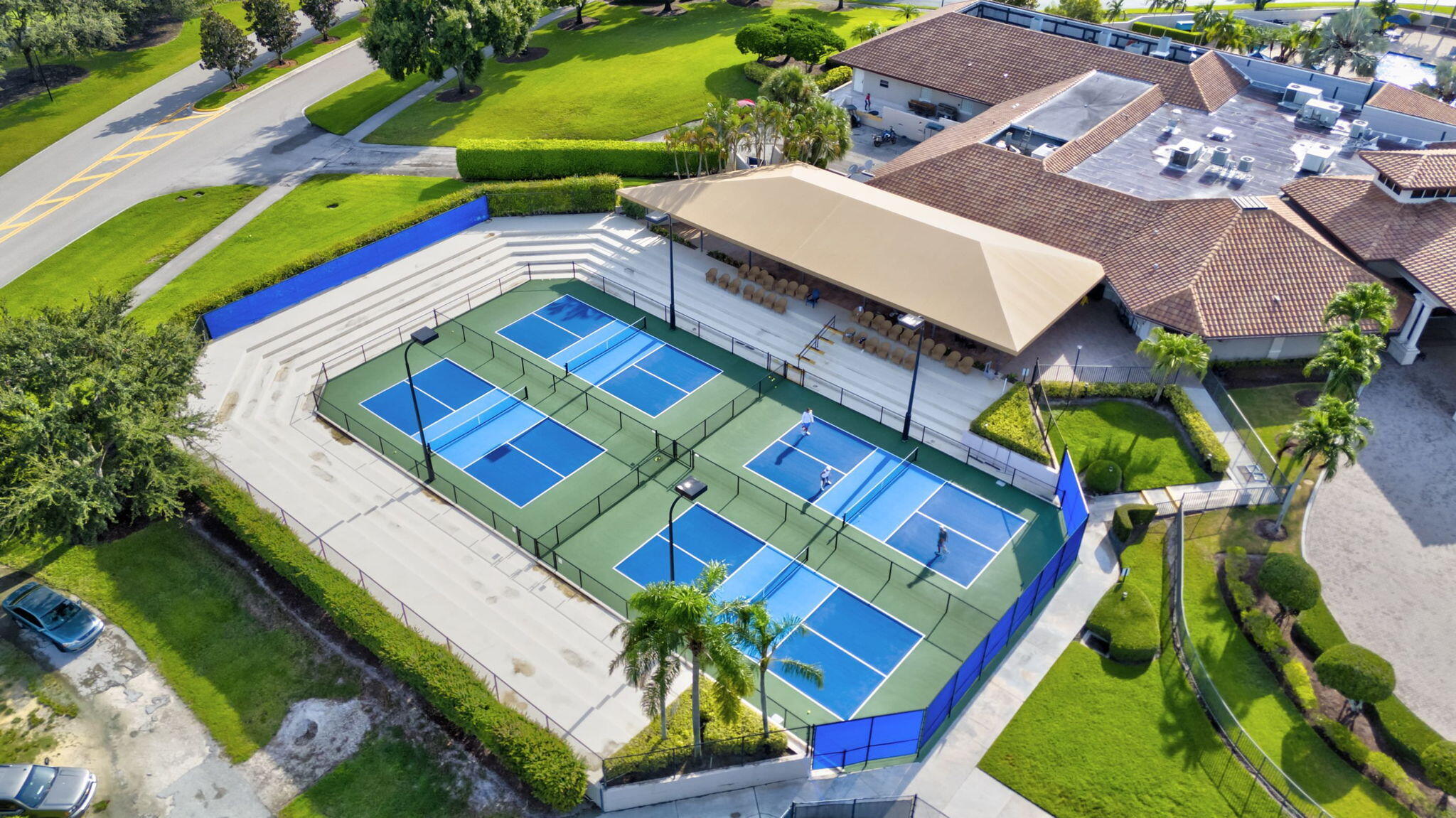 POINTE 100 CONDO - Residential