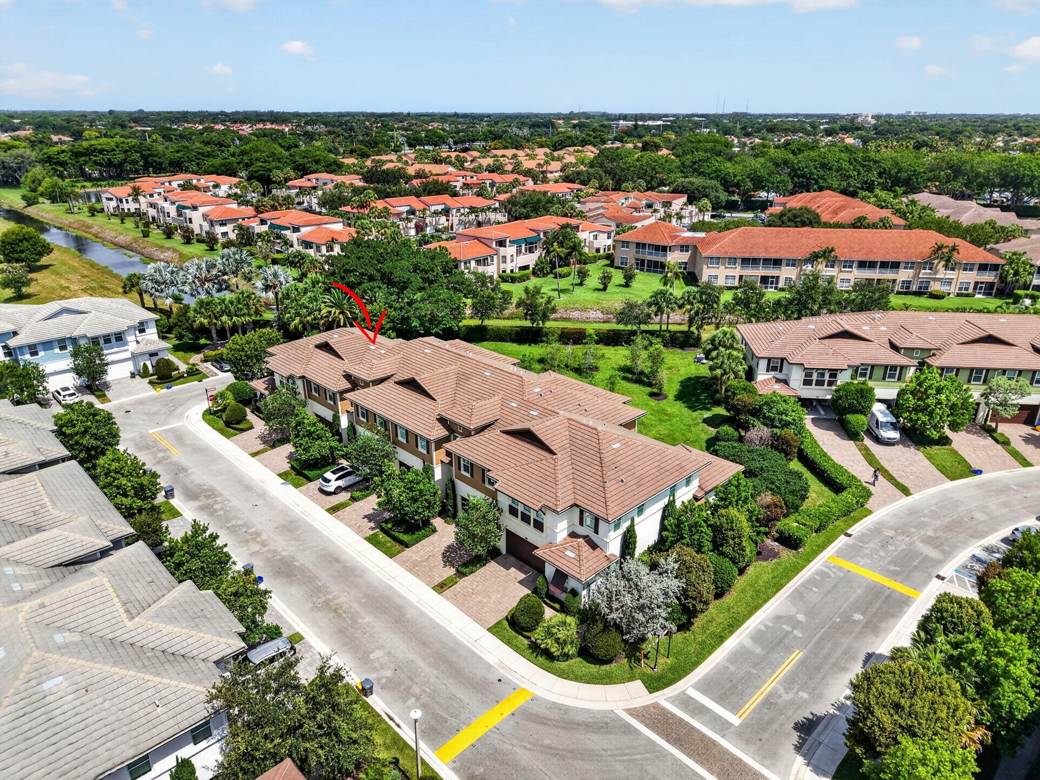 POINTE 100 CONDO - Residential