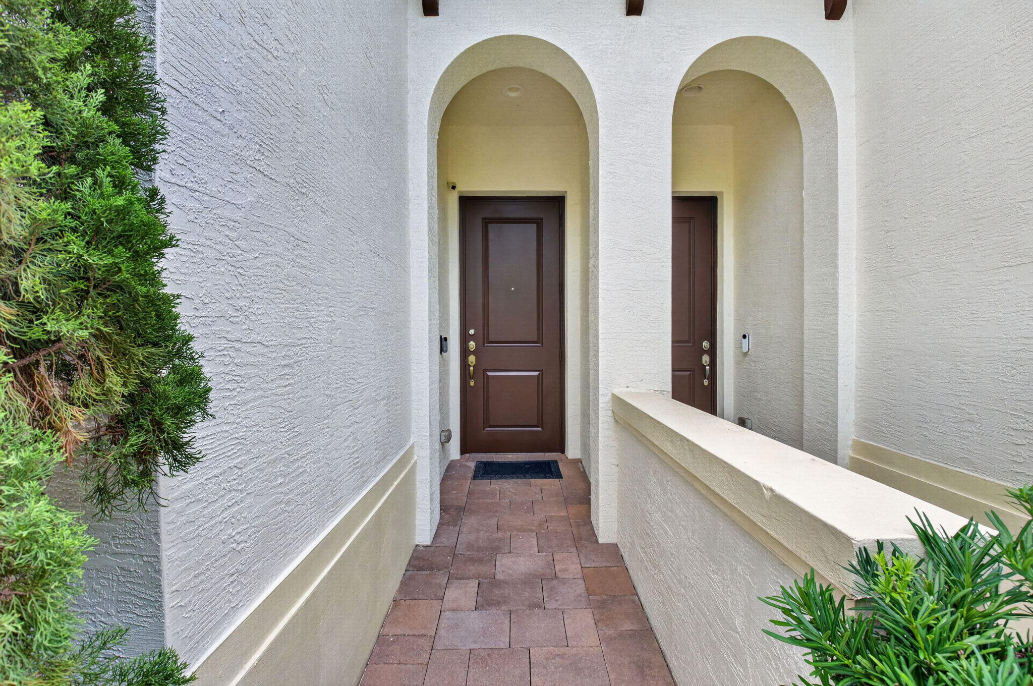 POINTE 100 CONDO - Residential