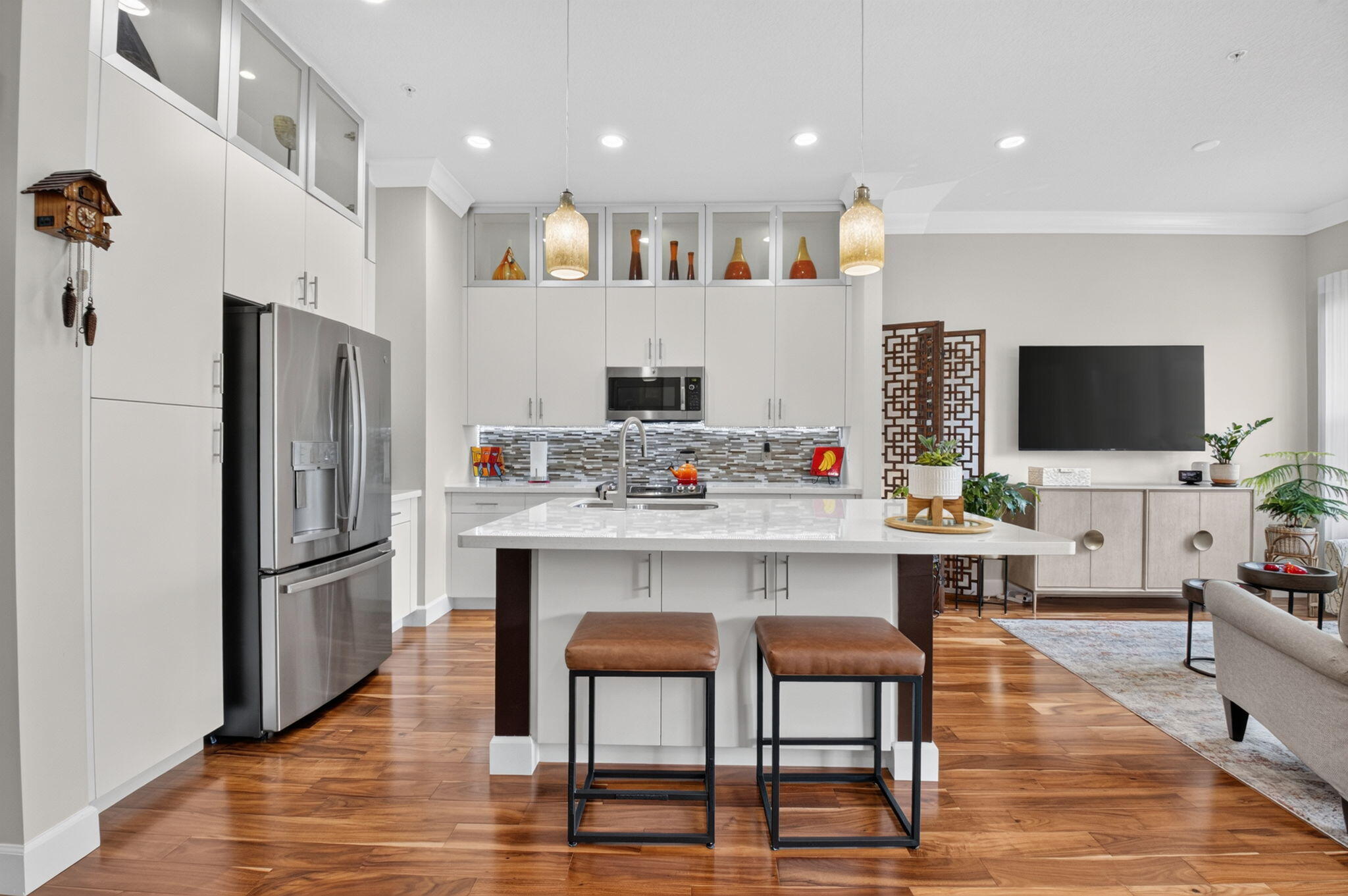 POINTE 100 CONDO - Residential