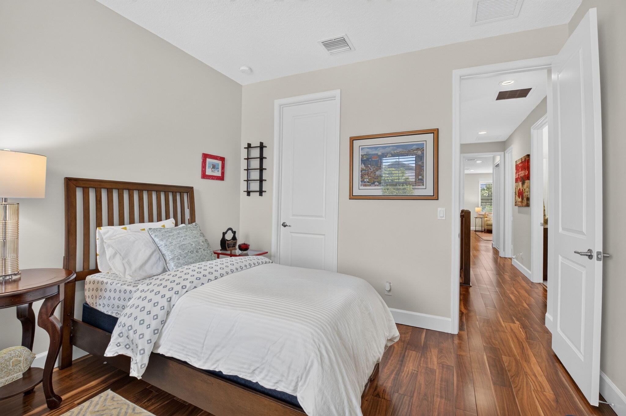POINTE 100 CONDO - Residential