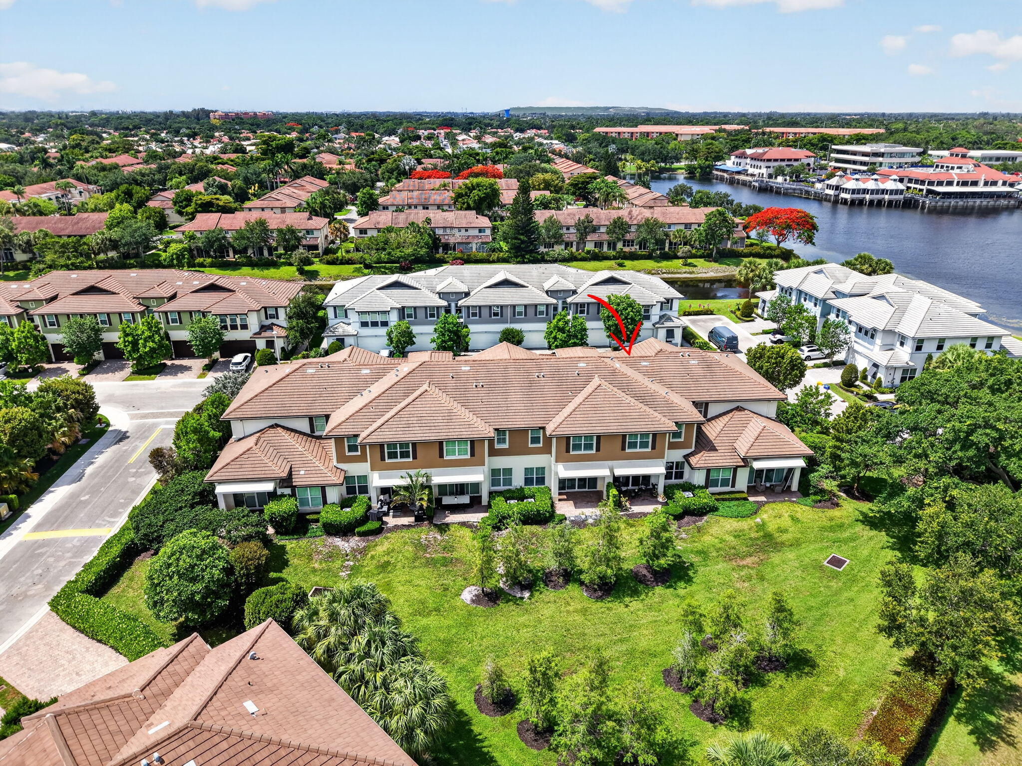 POINTE 100 CONDO - Residential