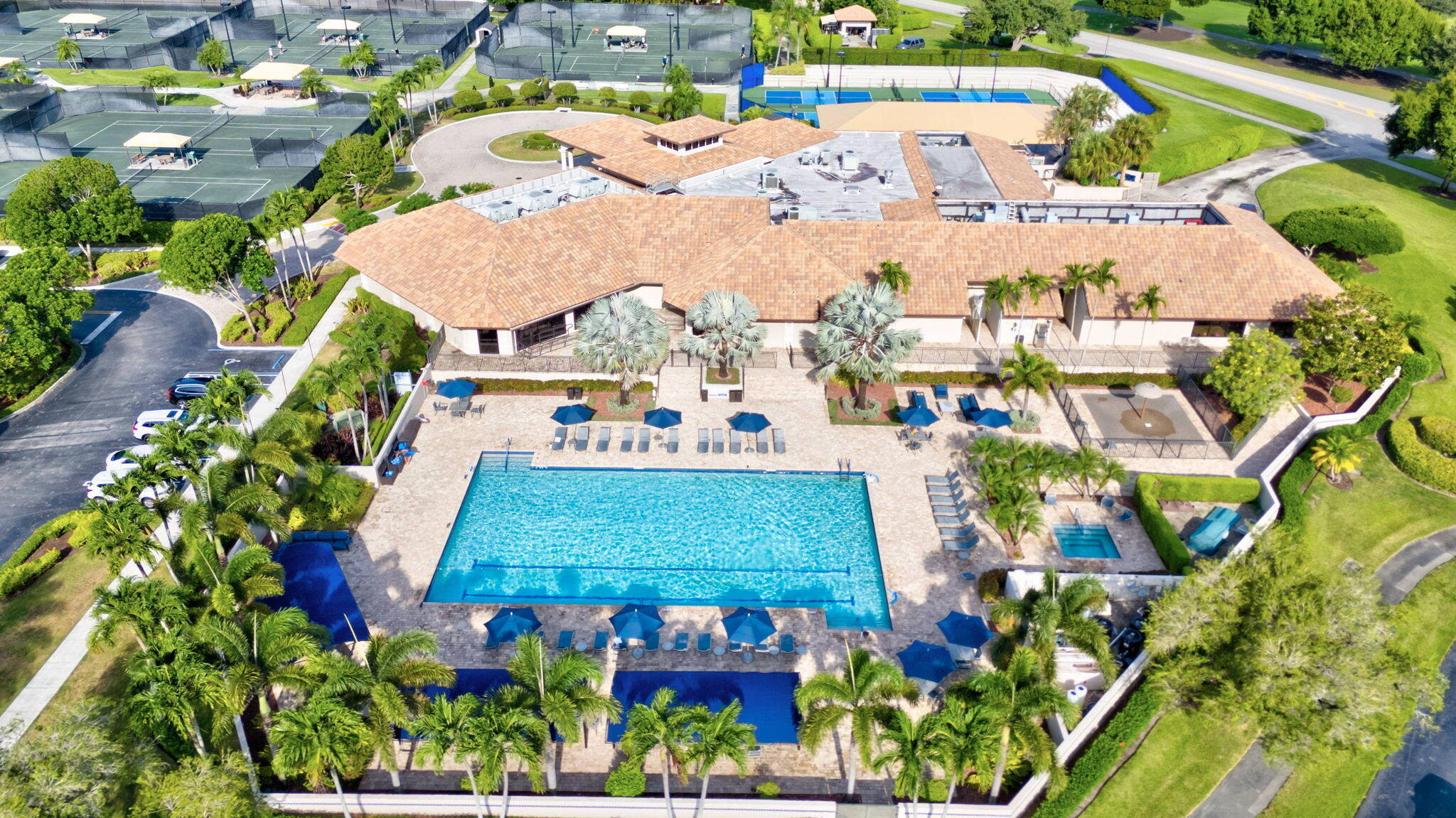 POINTE 100 CONDO - Residential
