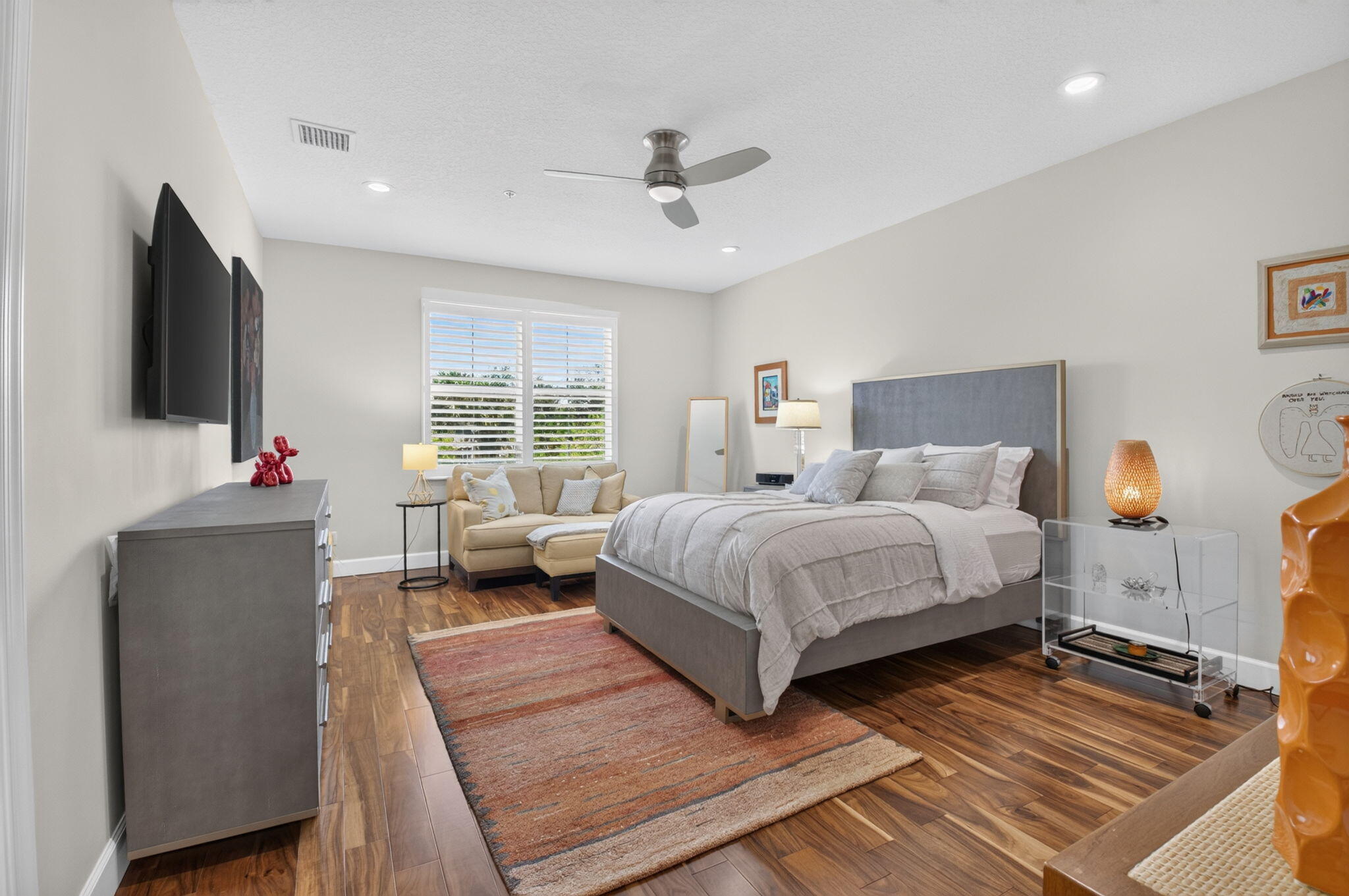 POINTE 100 CONDO - Residential